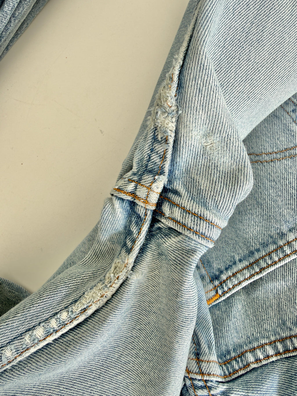 Soft W25 L29 vintage Levis 501 24/25” measured waist light blue 501s made in 90s USA