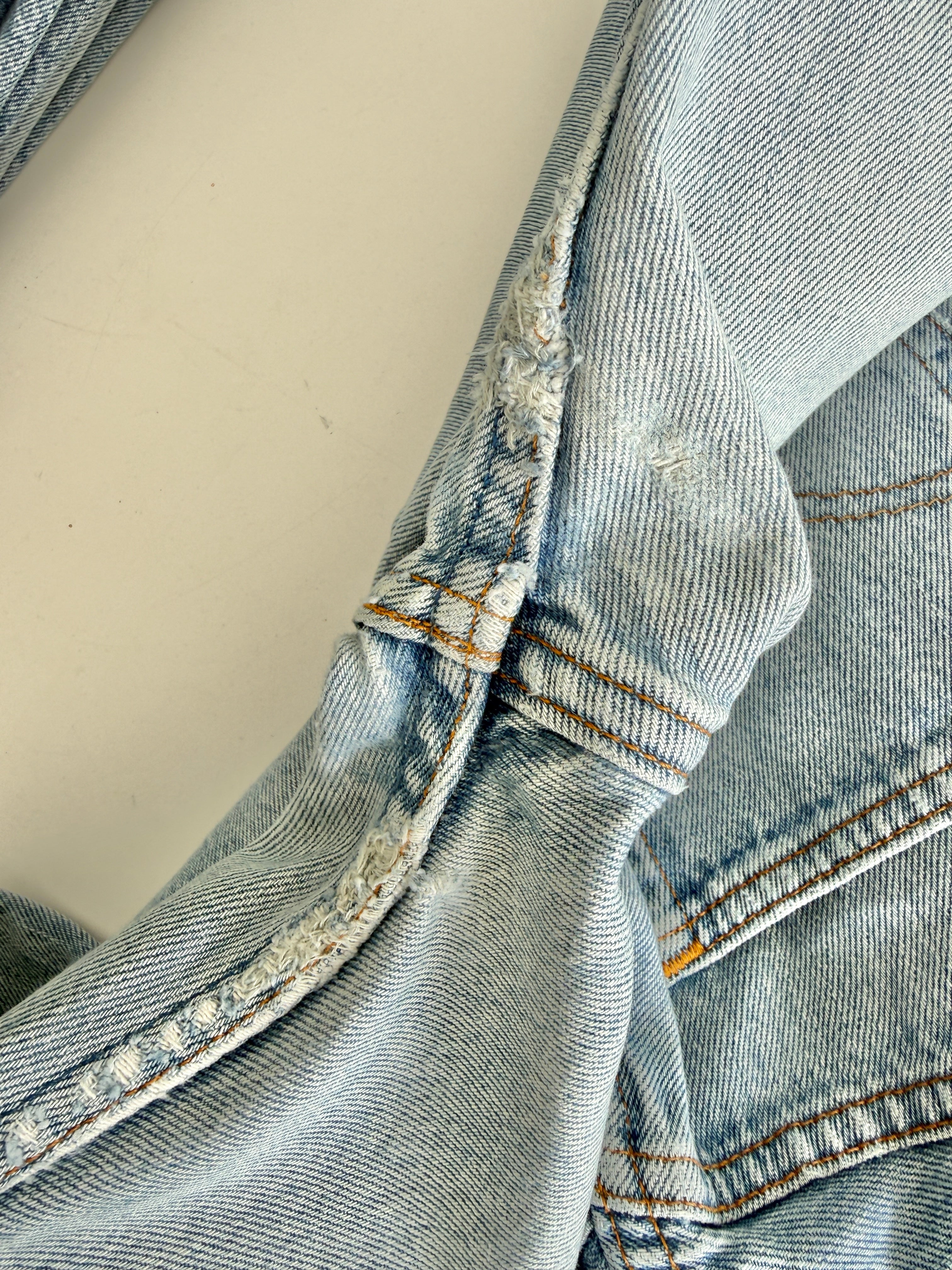 Soft W25 L29 vintage Levis 501 24/25” measured waist light blue 501s made in 90s USA