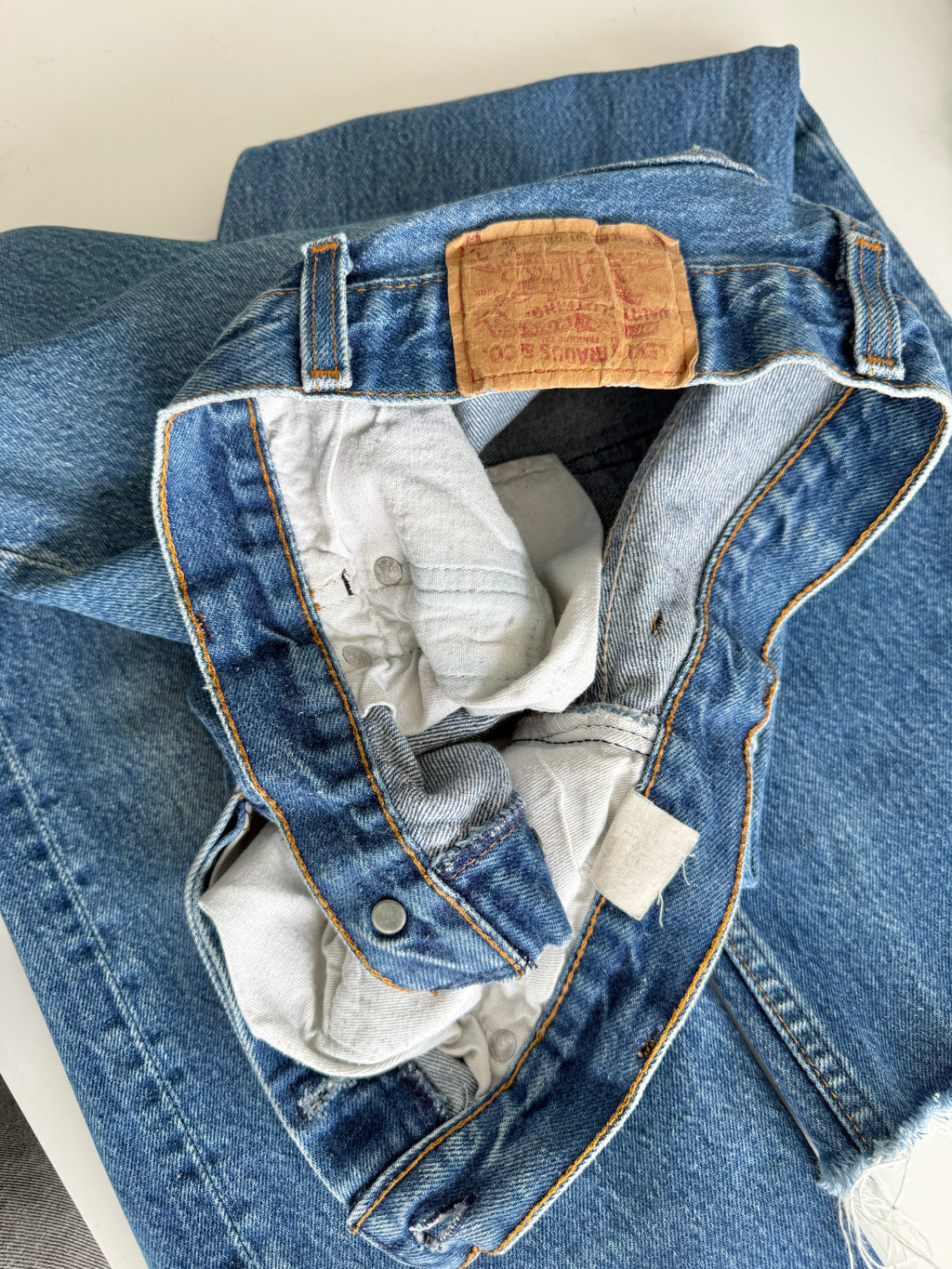 W27 L27 vintage Levis 701 0117 dark faded blue 29/30” measured waist 701 0117s 80s USA
