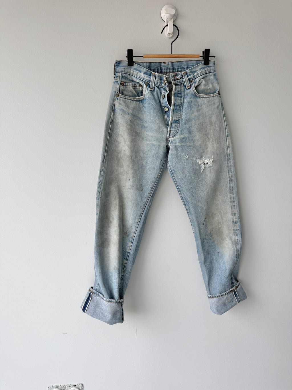 Selvedge W27 L30 vintage Levis 501 26/27” measured light blue faded 80s USA Levi’s 501s