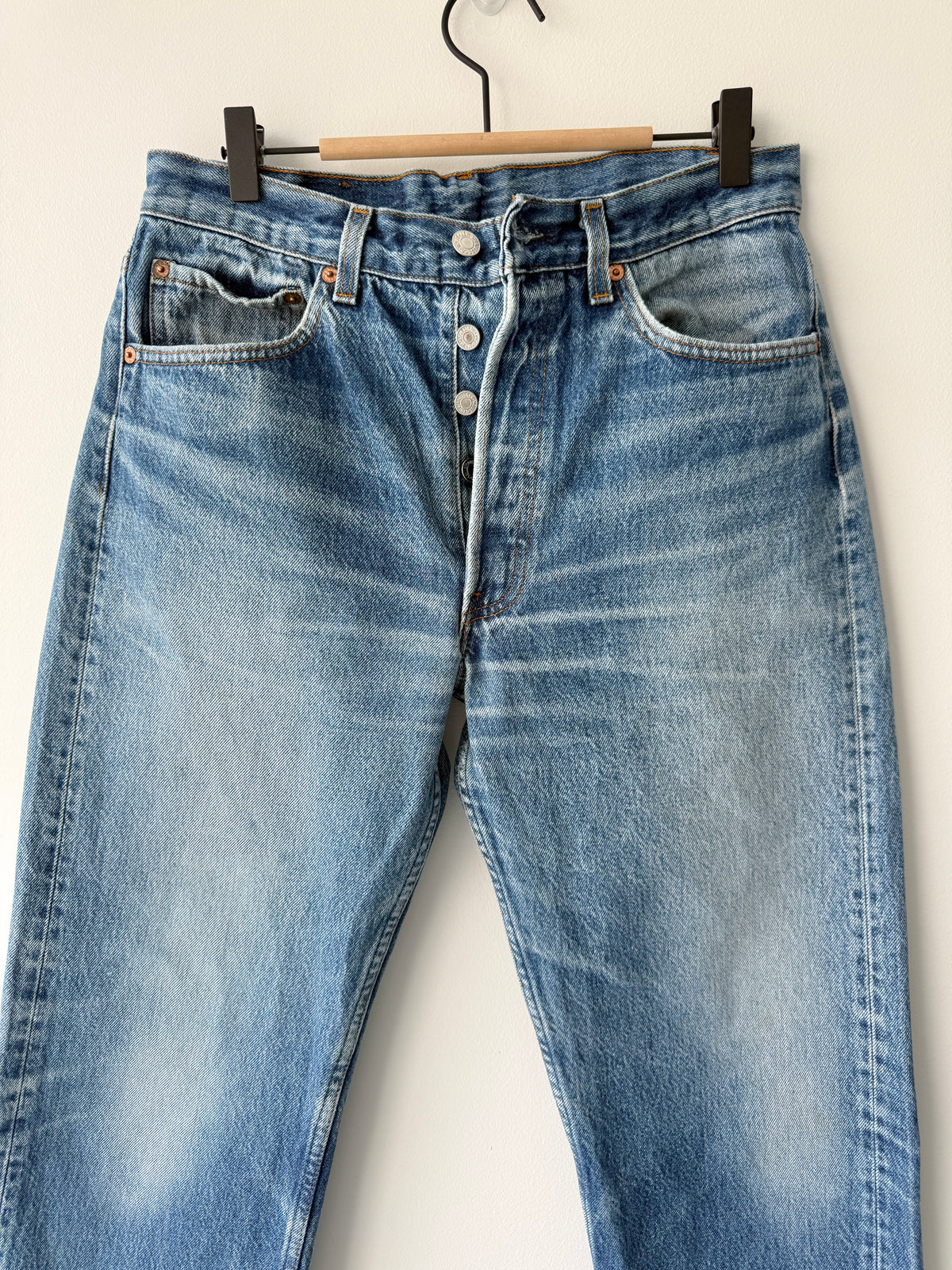 W29 L29 vintage Levis 501 dark faded blue 28/29” measured waist 501s 90s USA