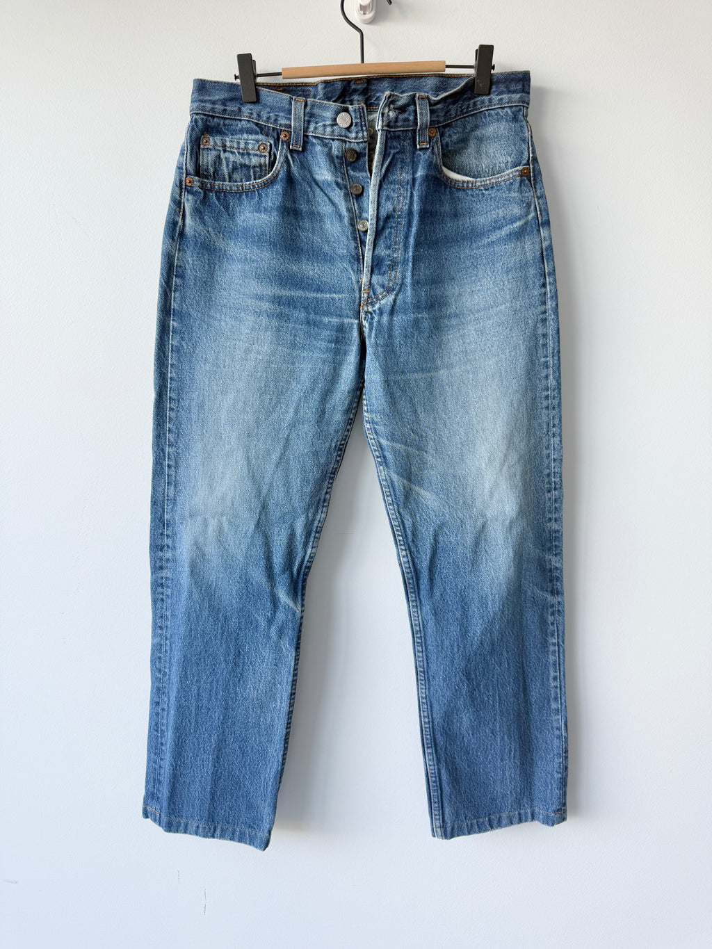 W30 L27 vintage Levis 501 29-30” measured dark raw blue faded made in USA 80s