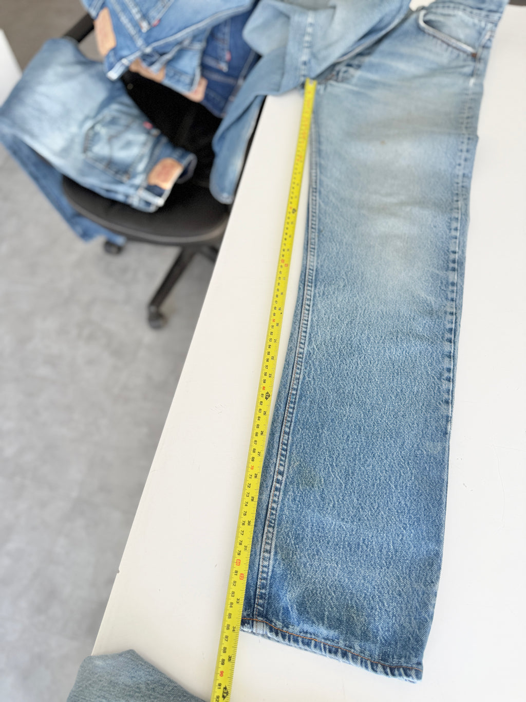 W32 L33 vintage Levis 501 31/32” measured medium faded blue denim 80s Levi’s 501s USA