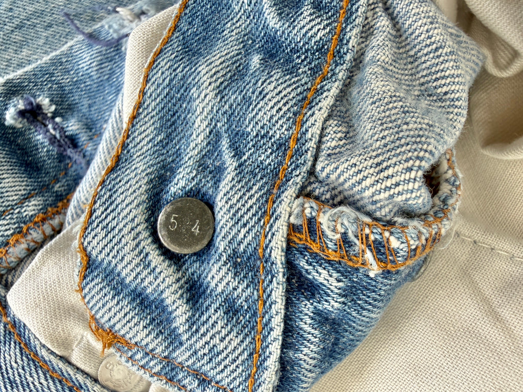 W31 L29 vintage Levis 501s 30/31” medium light blue denim Levi’s 501s 80s USA