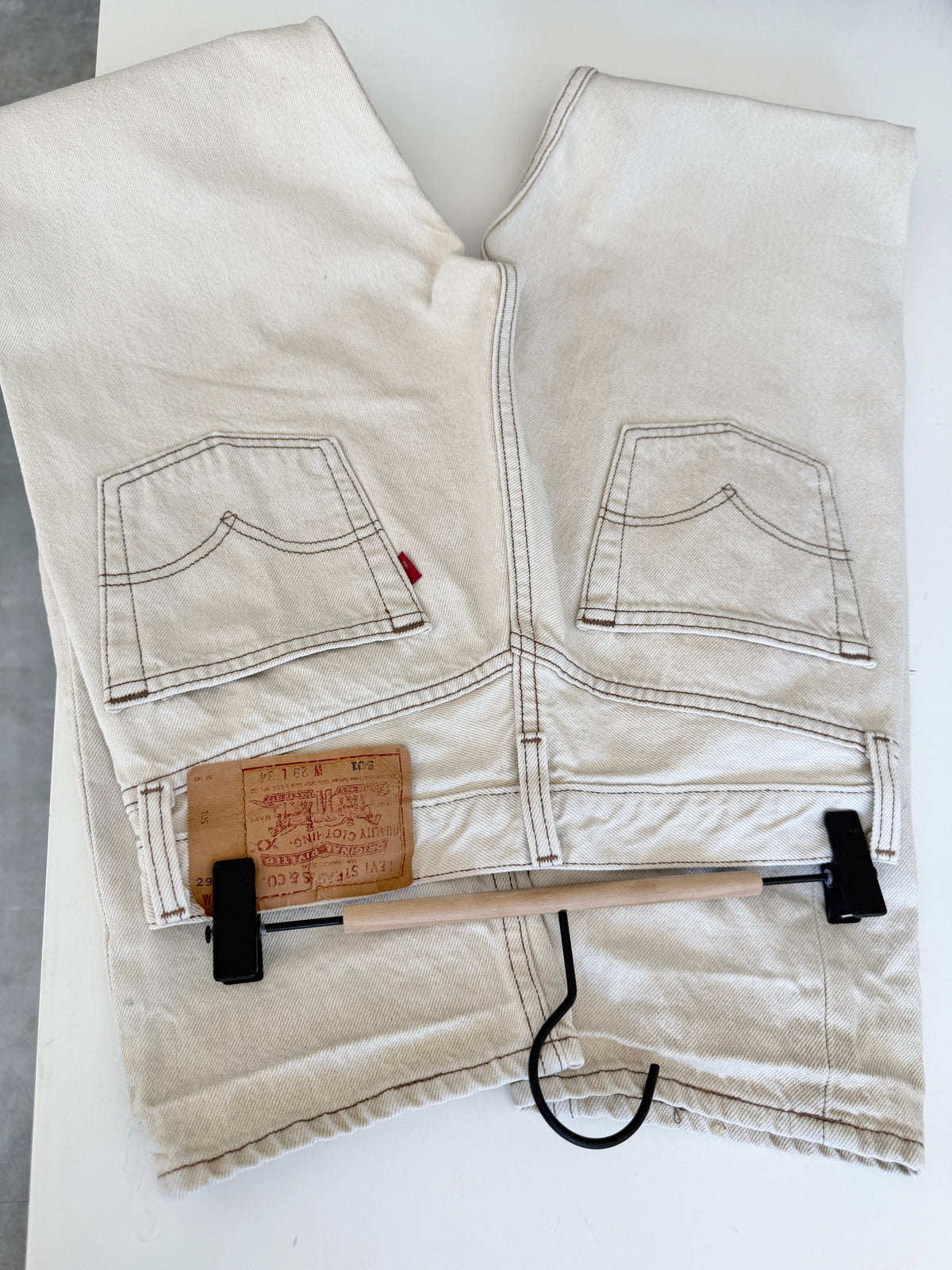 W27 L34 vintage Levis 501s 26/27” measured beige 501s 90s USA