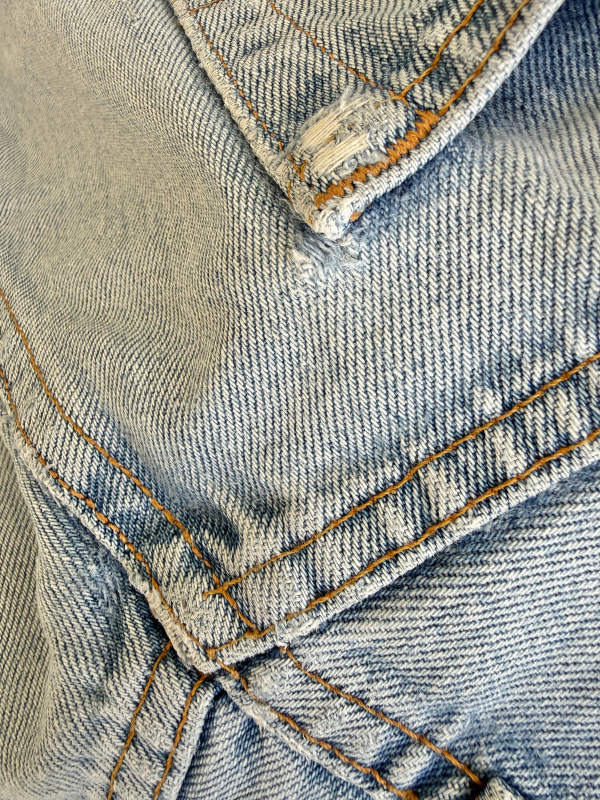 Soft W28 L30 vintage Levis 501s 28” measured light blue 501s 90s USA  distressed
