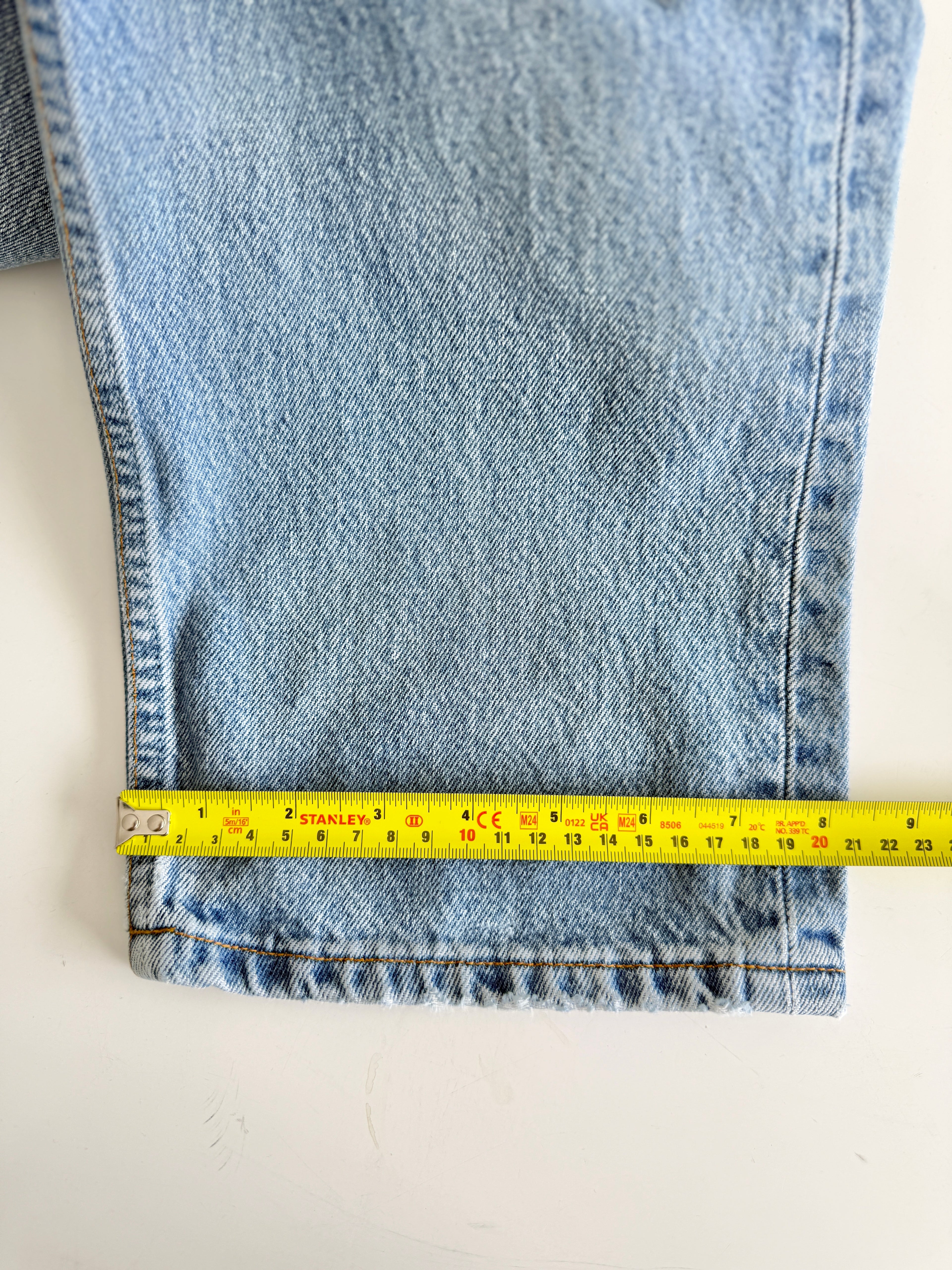 W31 L30 vintage Levis 501 30/31” measured light blue denim faded blue y2k levi’s 501s