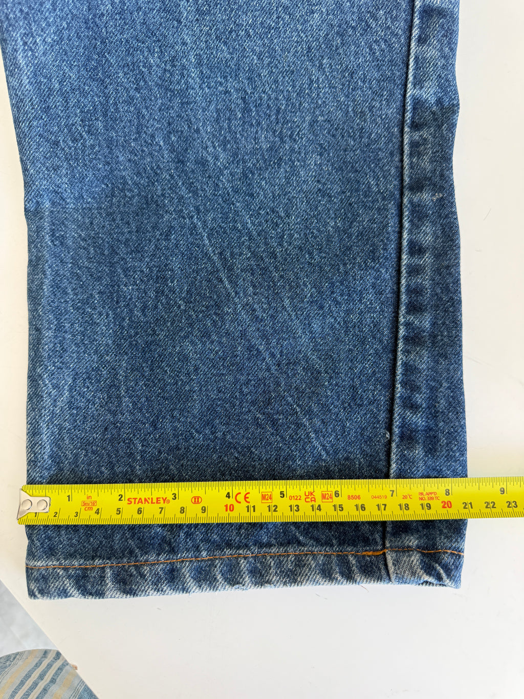 W32 L28 vintage Levis 505 30/33” measured waist dark faded blue orange tab 505s 90s USA