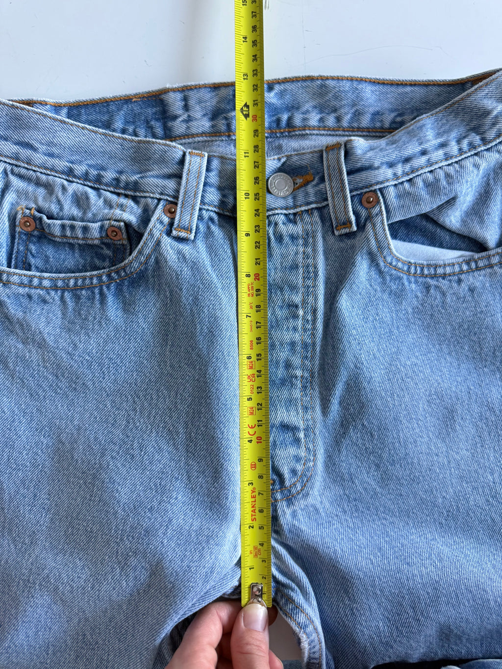 W27 L29 vintage Levis 501 light blue faded 26/27” measured waist 90s USA levis 501s slim hips