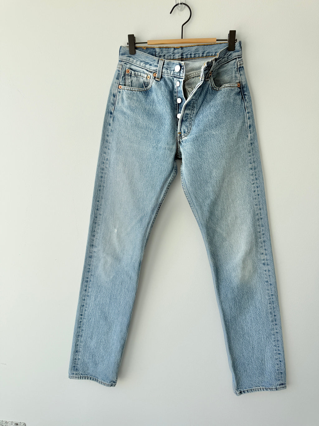 W26 L33 vintage Levis 501 25/26” measured waist medium faded blue 501s Y2K