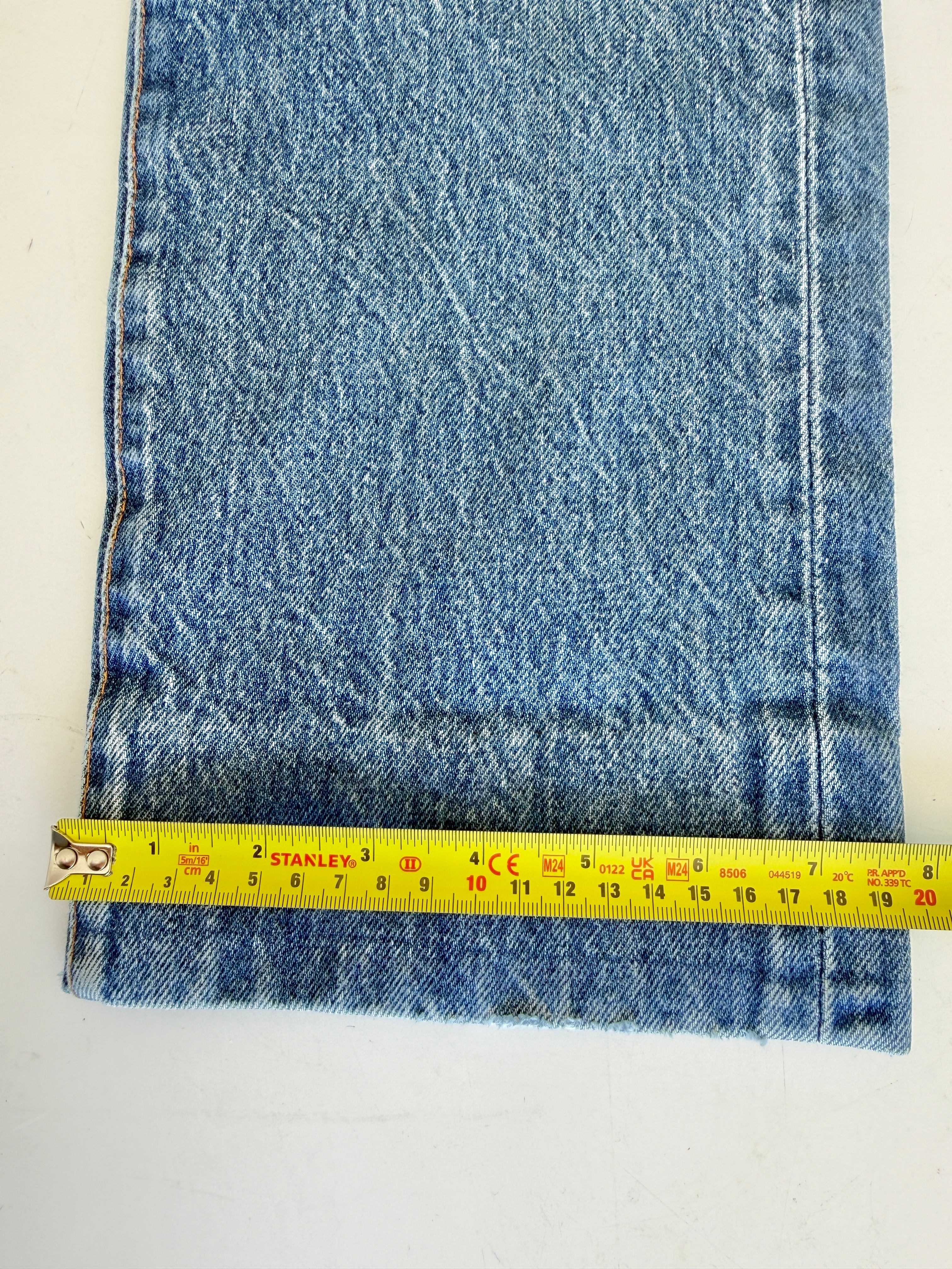 W27 L27 vintage Levis 501 26/27” measured waist dark faded blue 501s 80s
