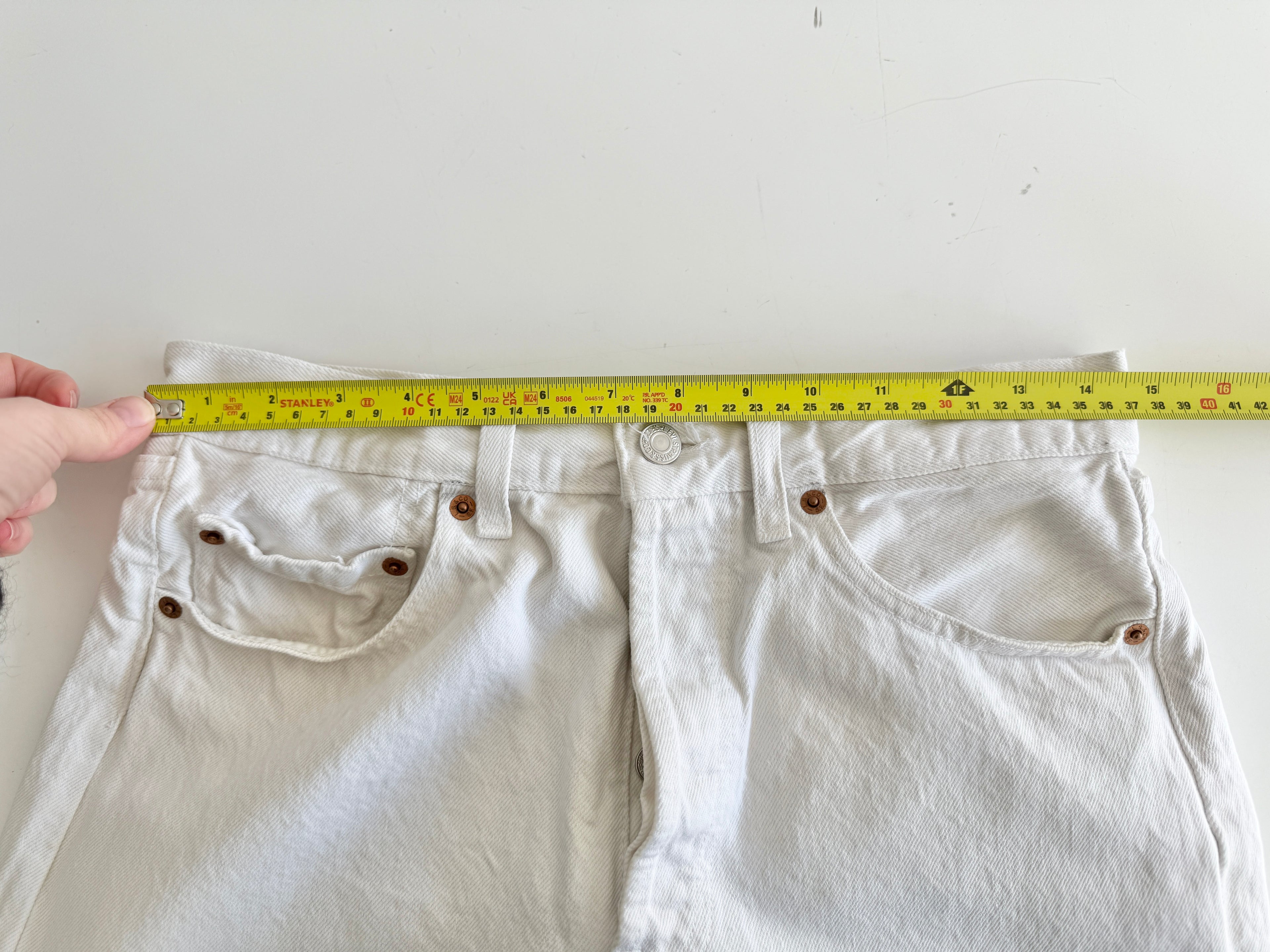 W29 L27 vintage Levis 501 28-29” measured unique white denim 90’s 501s