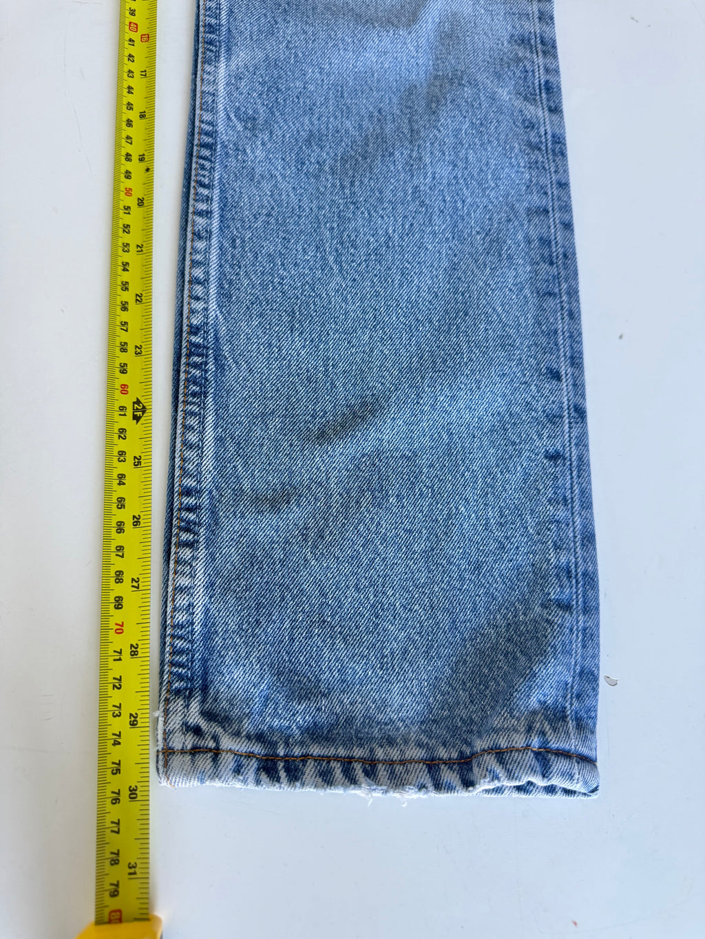 W26 L30 vintage Levis 501 light medium blue 25/26” measured waist 90s levis 501s