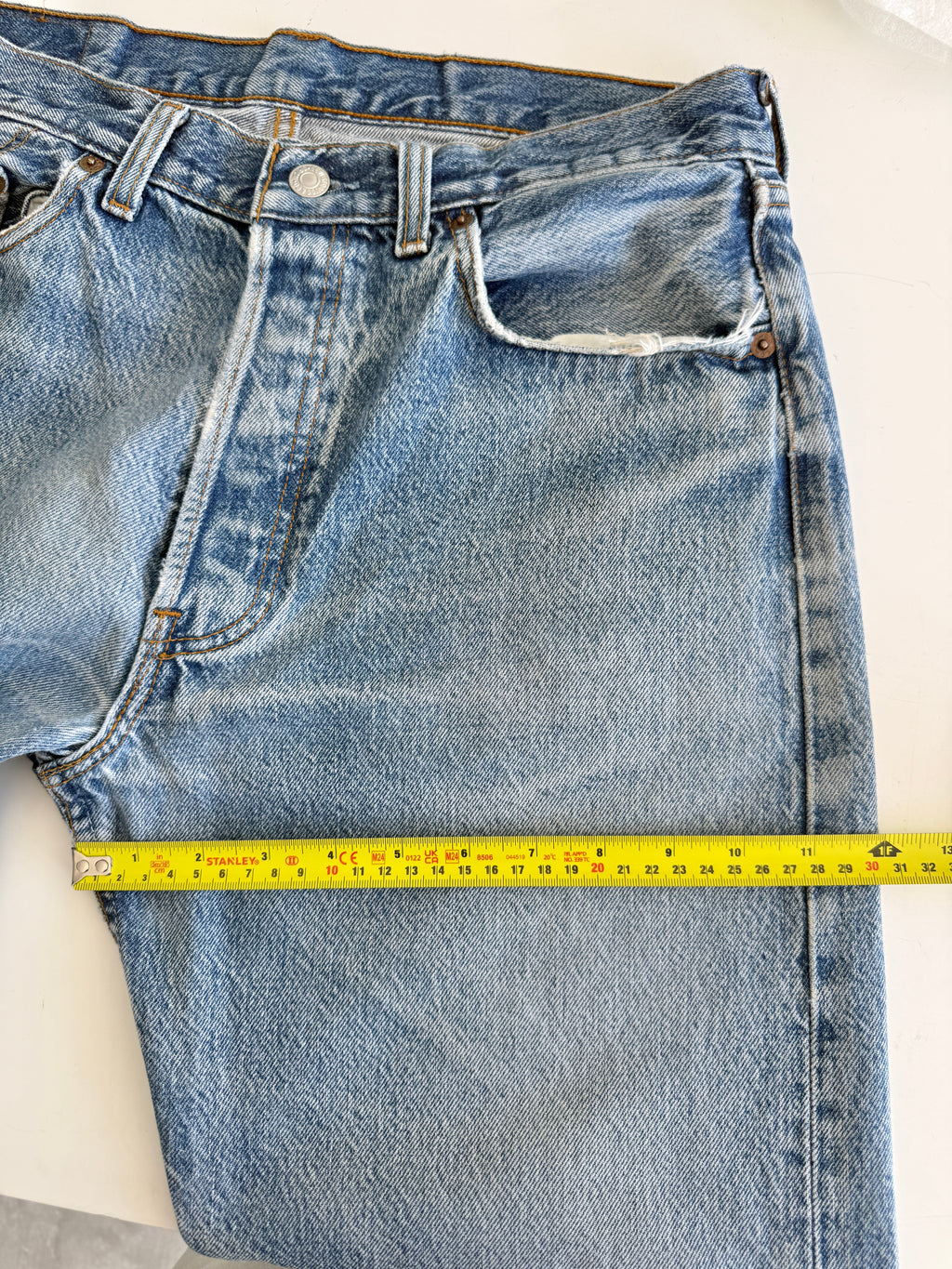 W32 L30 vintage Levis 501s 31/32” measured medium light blue fade 501s 80s