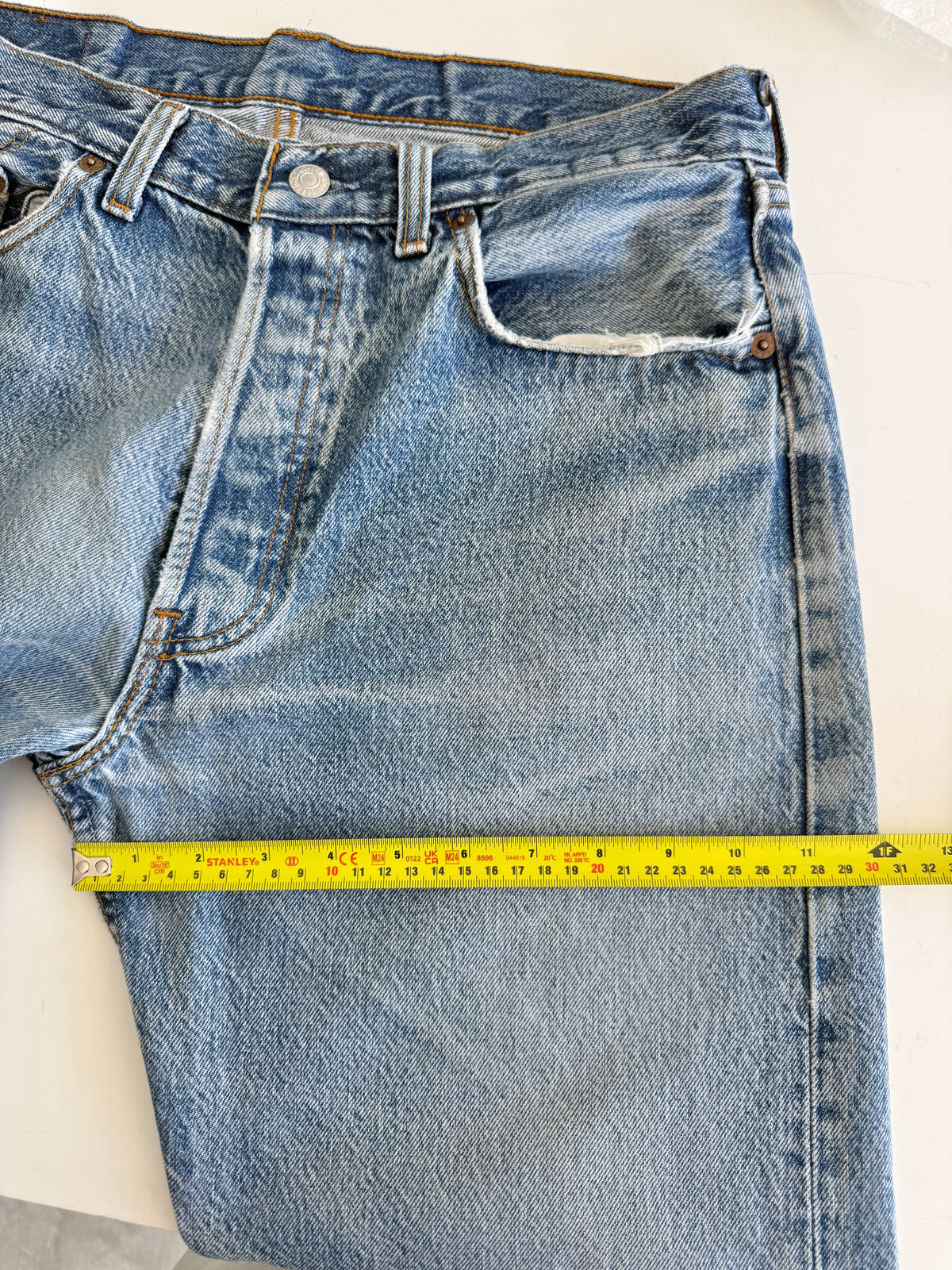 W32 L30 vintage Levis 501s 31/32” measured medium light blue fade 501s 80s