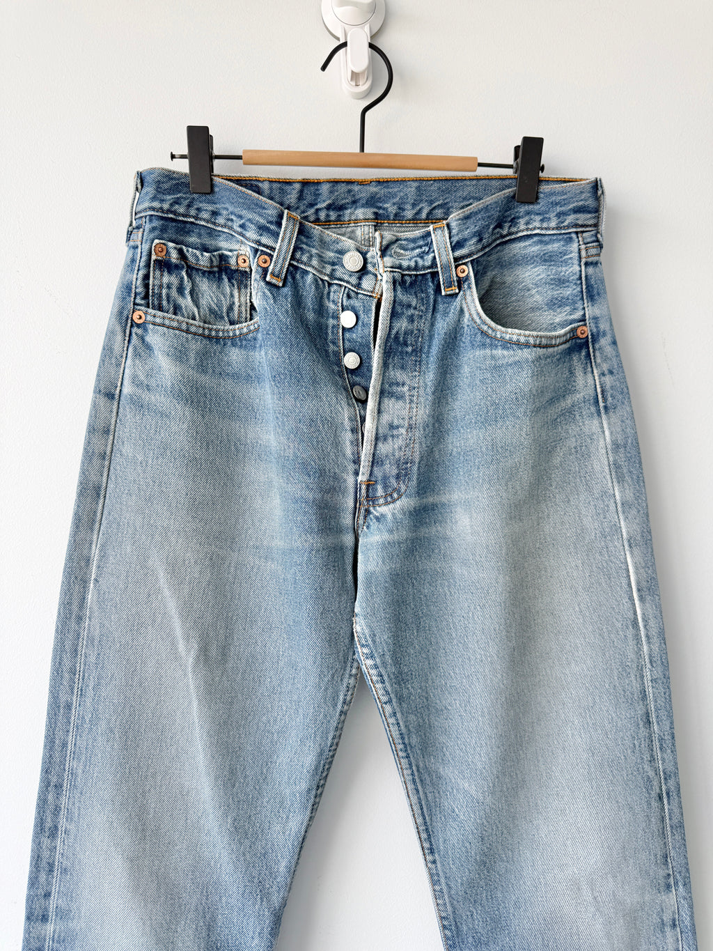 Soft W29 L34 vintage Levis 501 28/29” measured unique faded blue denim 90s USA Levi’s 501s