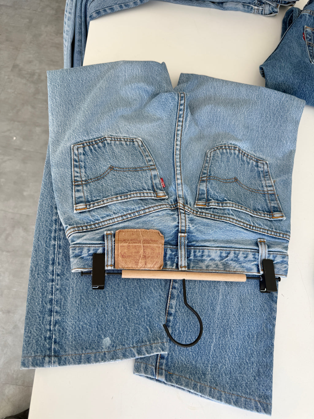 W25 L27 vintage Levis 501 24/25” measured fade light denim USA 501s 80s