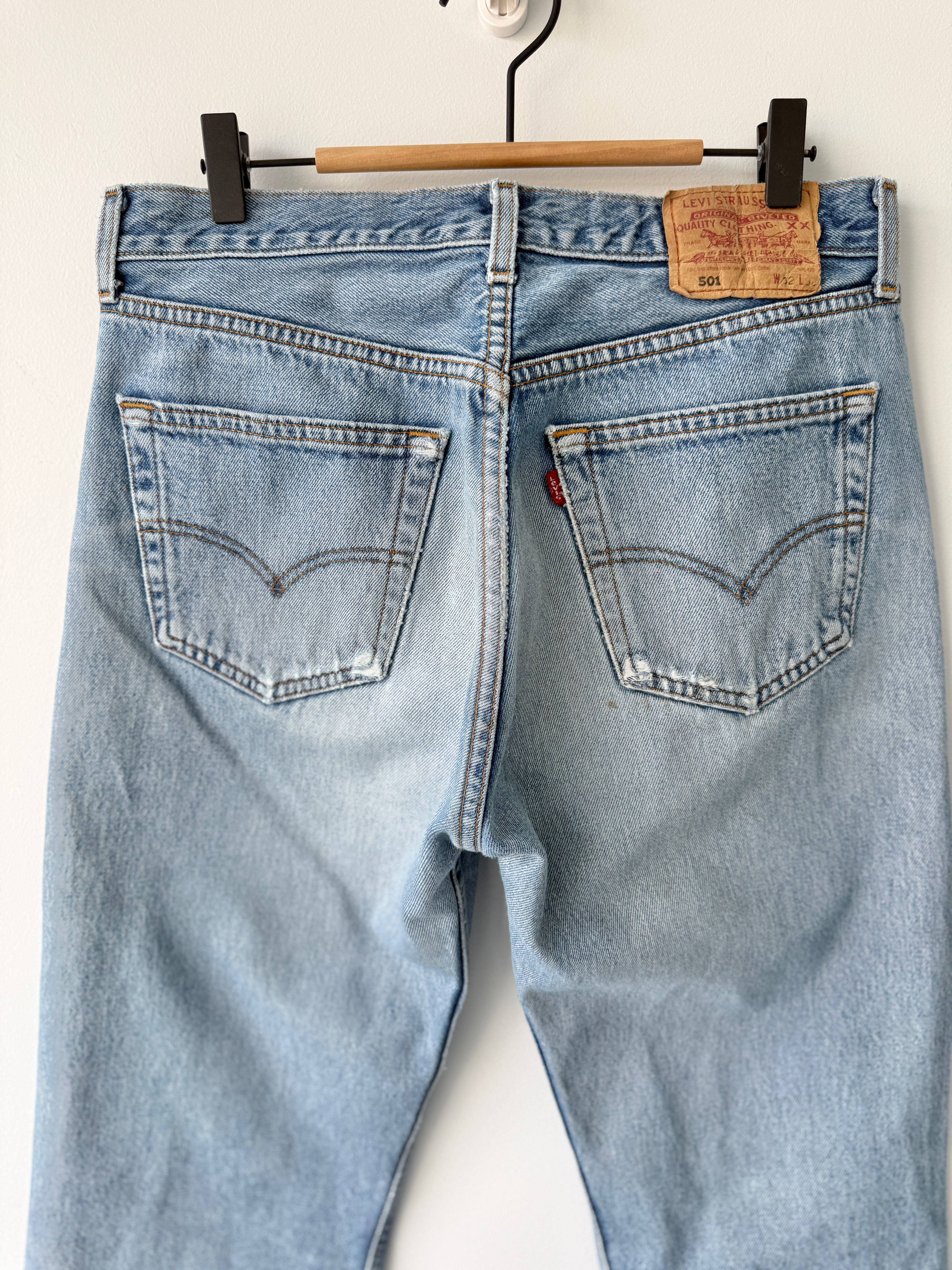 W30 L29 vintage Levis 501 29/30” measured unique faded blue denim 90s Levi’s 501s