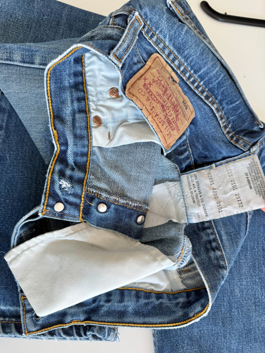 W27 L30 vintage Levis 501 26/27” measured waist dark faded blue 501s Y2K