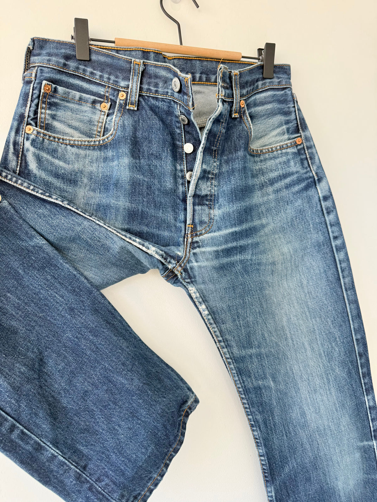 W31 L31 vintage Levis 501 dark blue 30/31” measured waist Y2K levis 501s