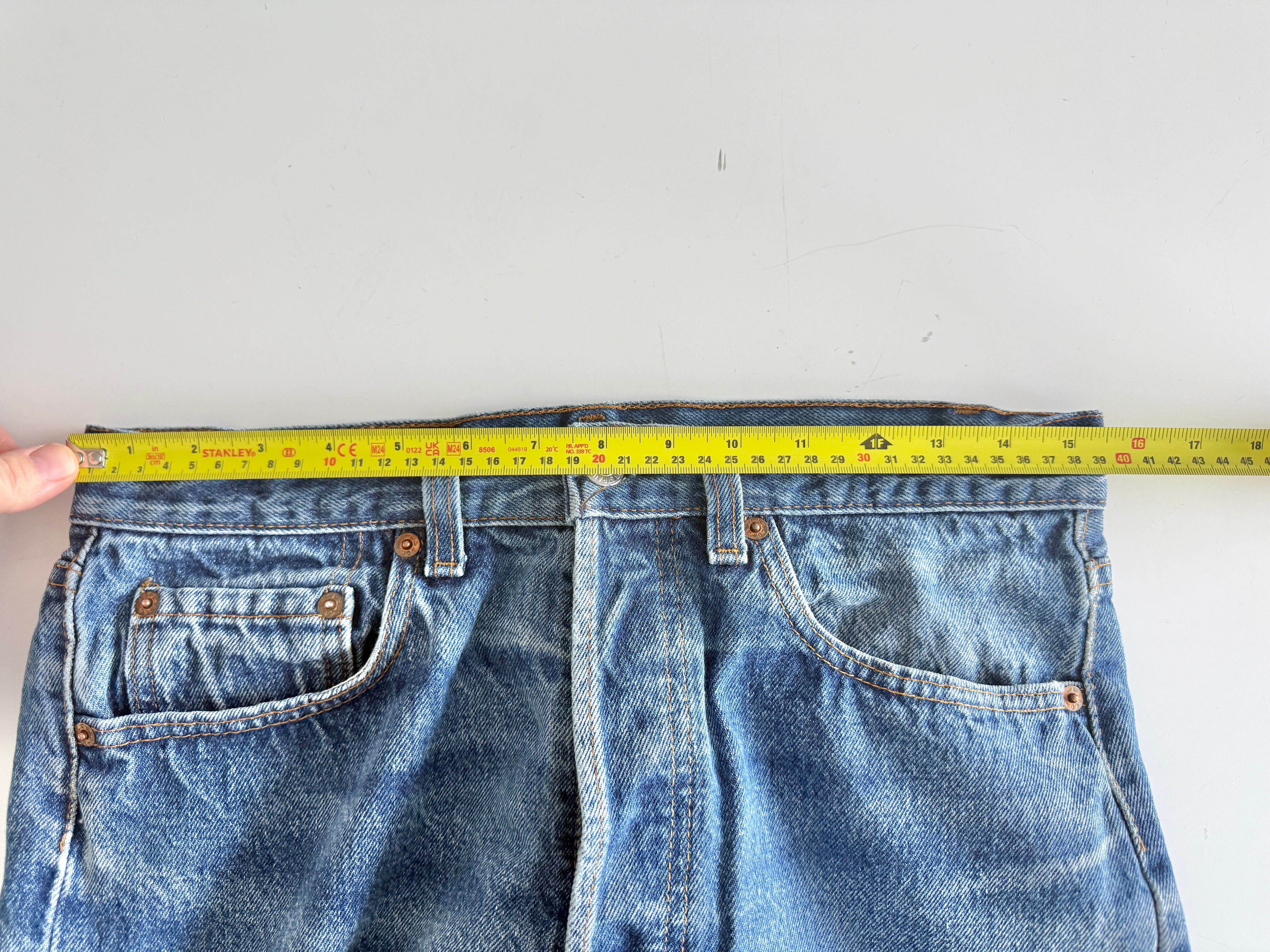 W30 L27 vintage Levis 501 29-30” measured dark raw blue faded made in USA 80s