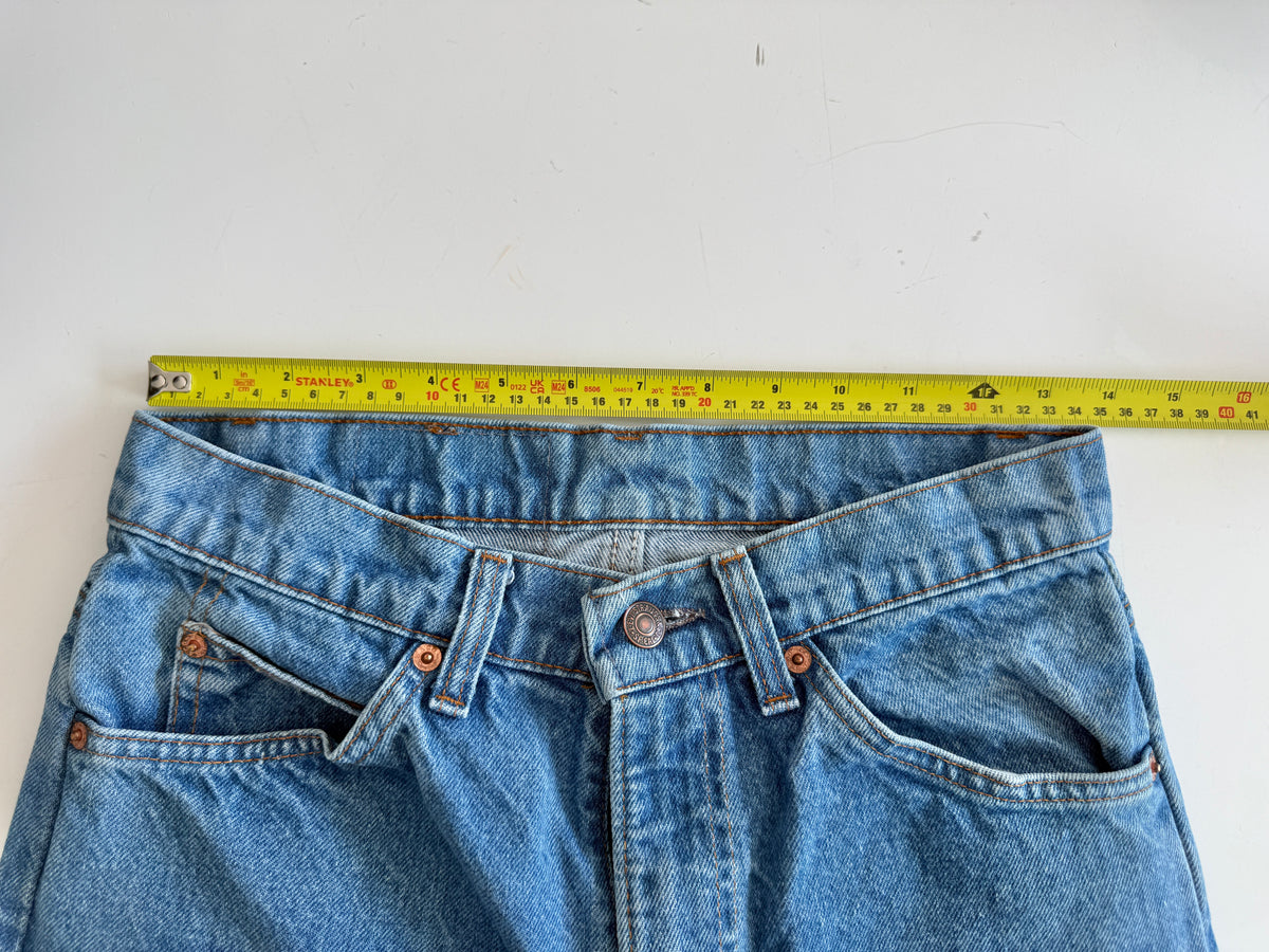 W27 L31 vintage Levis 509 27” measured medium blue faded  80/90s 509s