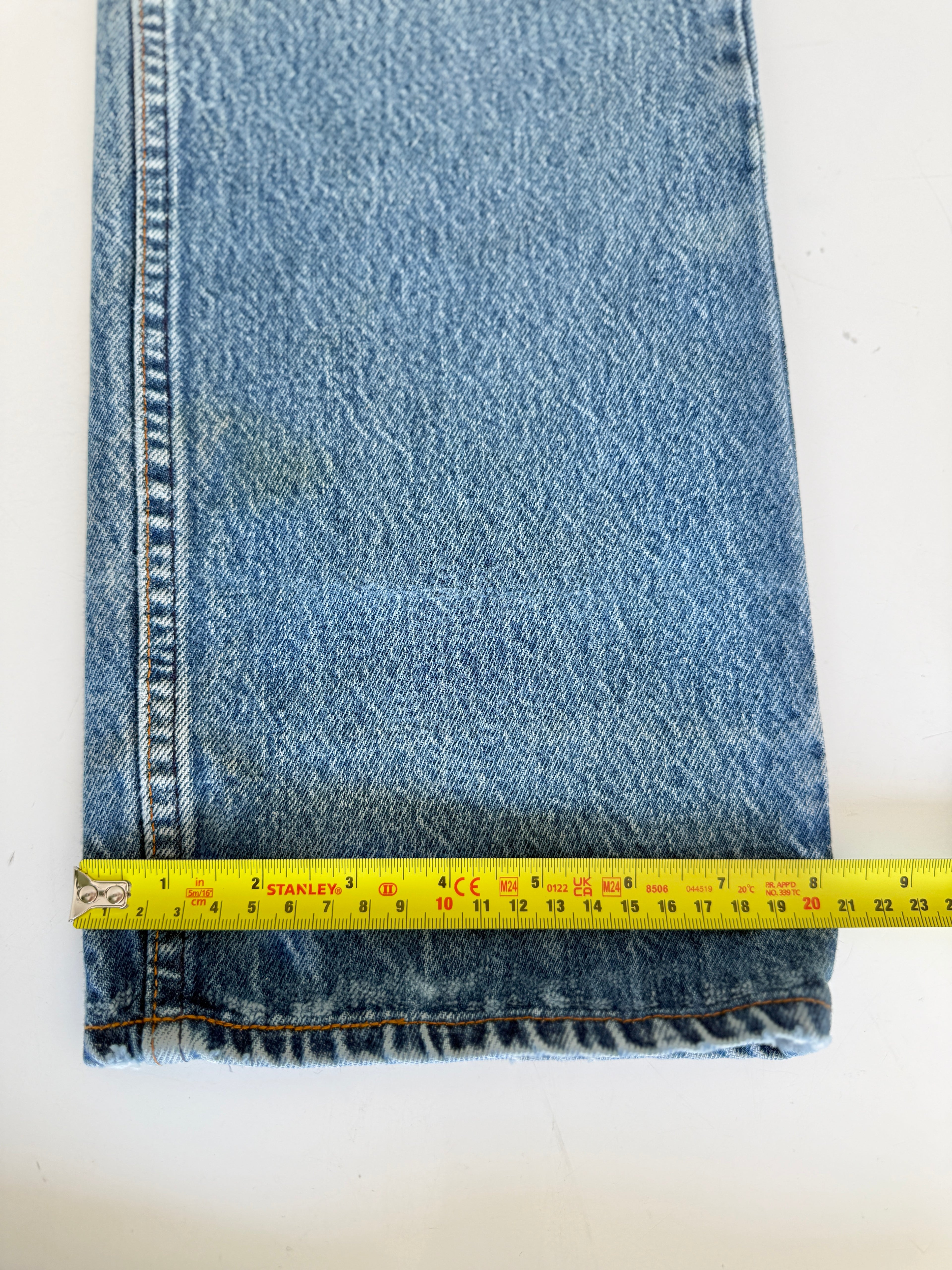 W32 L33 vintage Levis 501 31/32” measured medium faded blue denim 80s Levi’s 501s USA