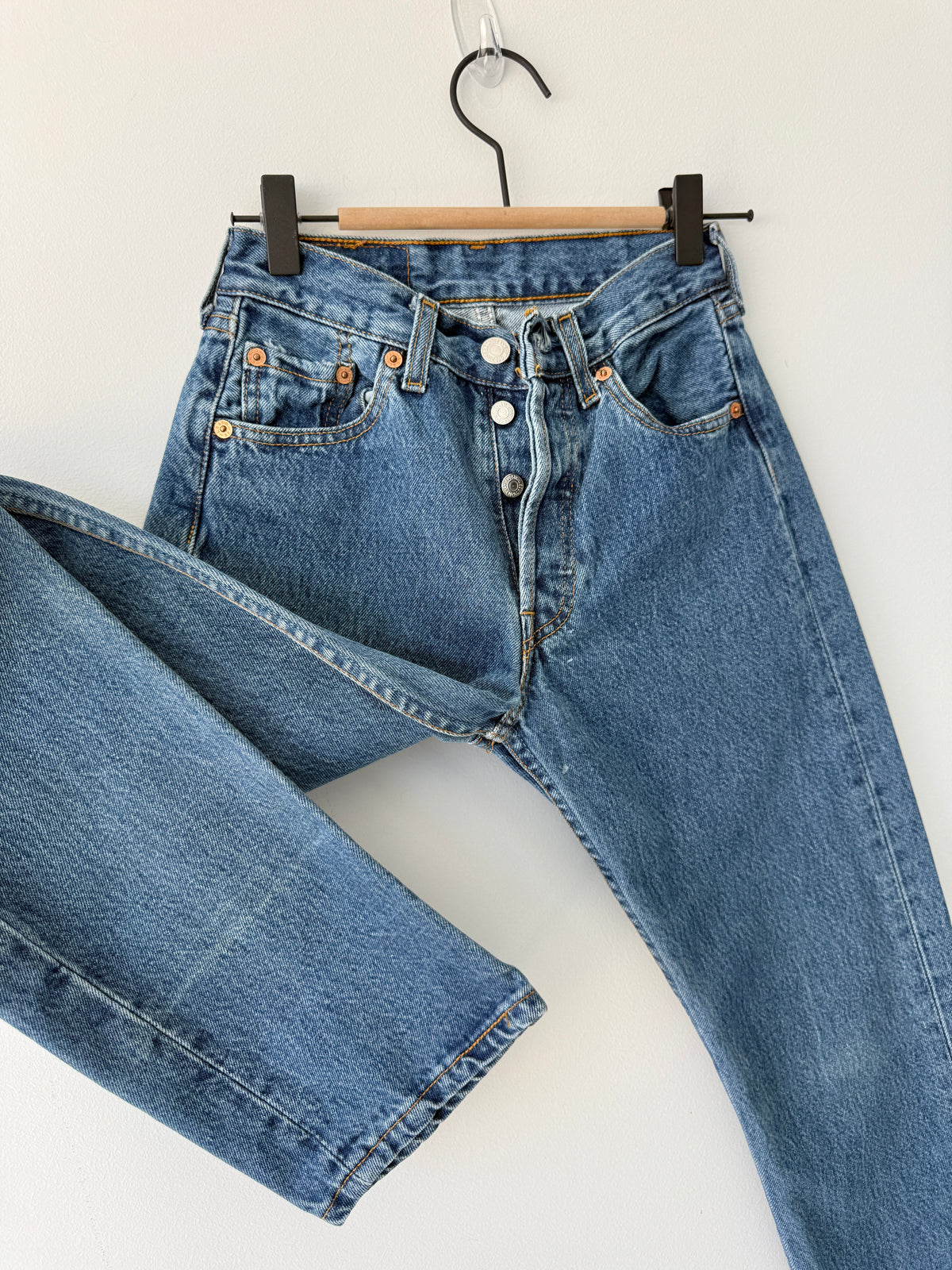 W23 L31 vintage Levis 501s 22/23” measured medium dark blue fade 501s Y2K