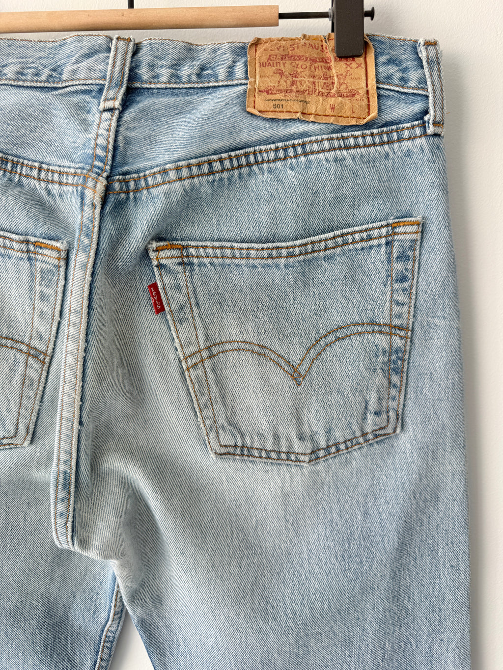 W29 L35 vintage Levis 501 28-29” measured light blue faded 90s denim Levi’s 501s