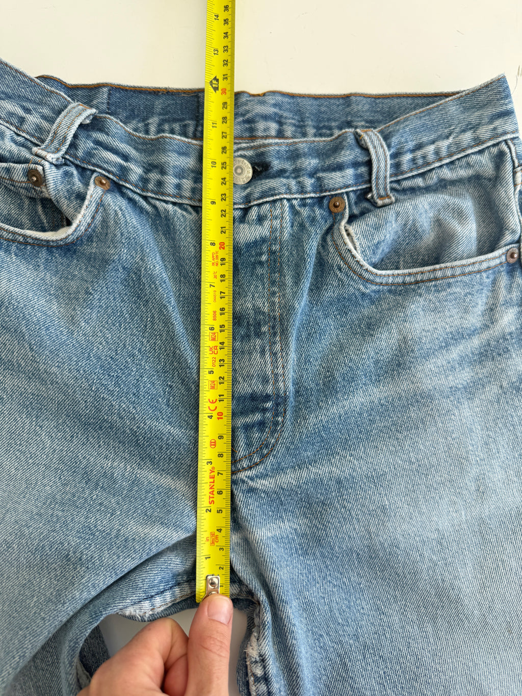 W27 L30 vintage Levis 701s 26/27” measured waist medium faded blue USA 80s 701s
