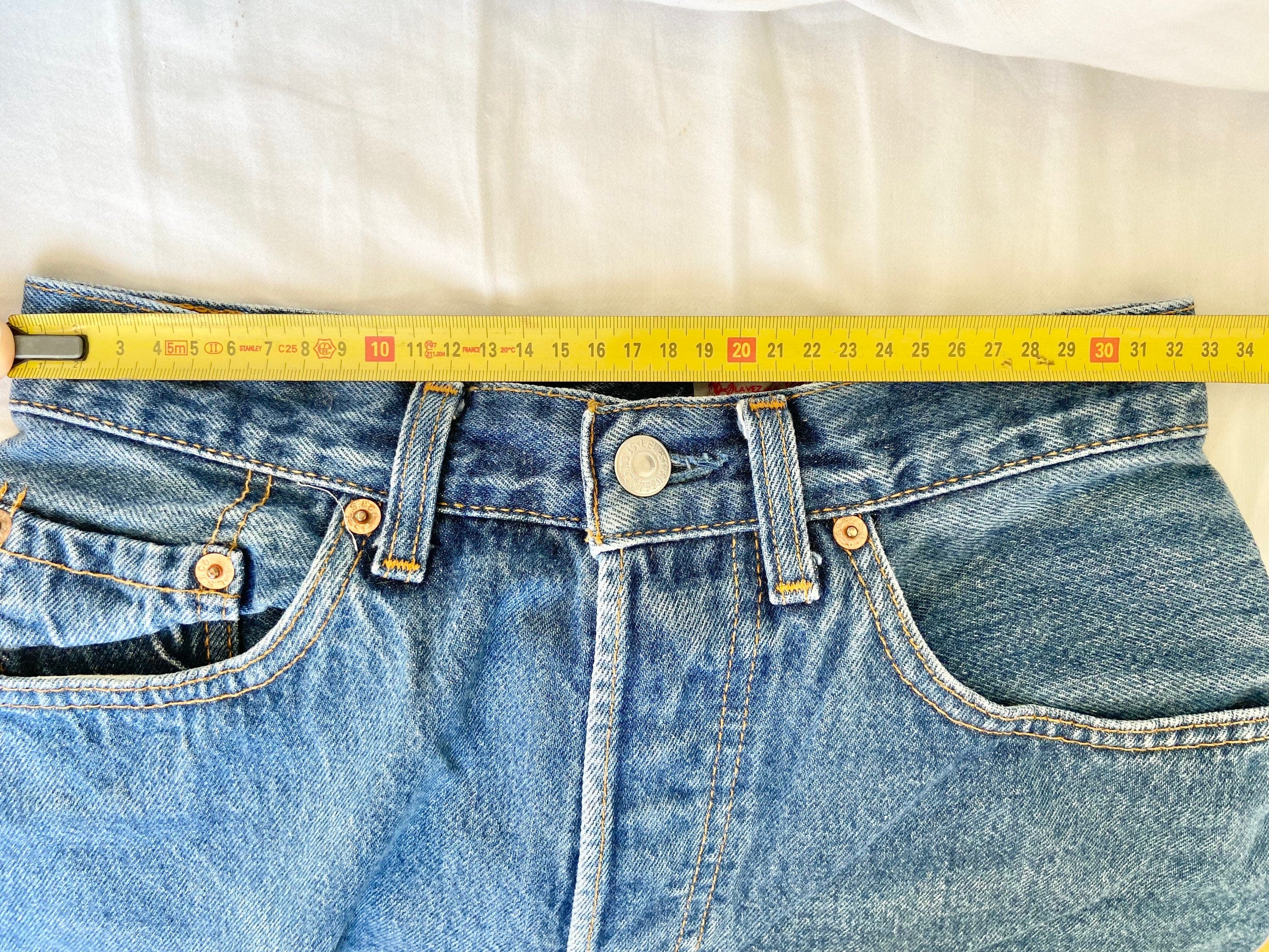 Vintage levis w25” 901 jeans made in USA