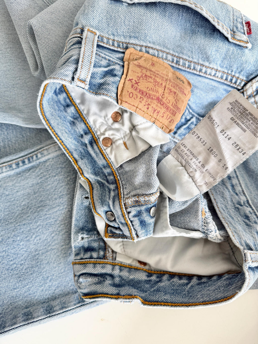 W27 L32 Levis 501 vintage 26-27” measured waist faded light medium blue year 2000 made in turkey new