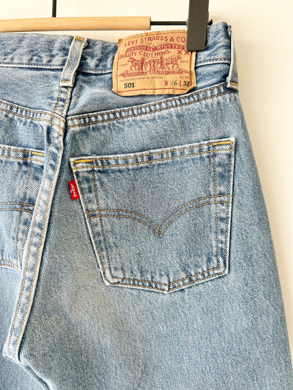 Levis 501 vintage W24 L31 Levi’s blue stone wash faded blue 501 Levi’s made in 90s denim straight leg 501 vintage Levi’s