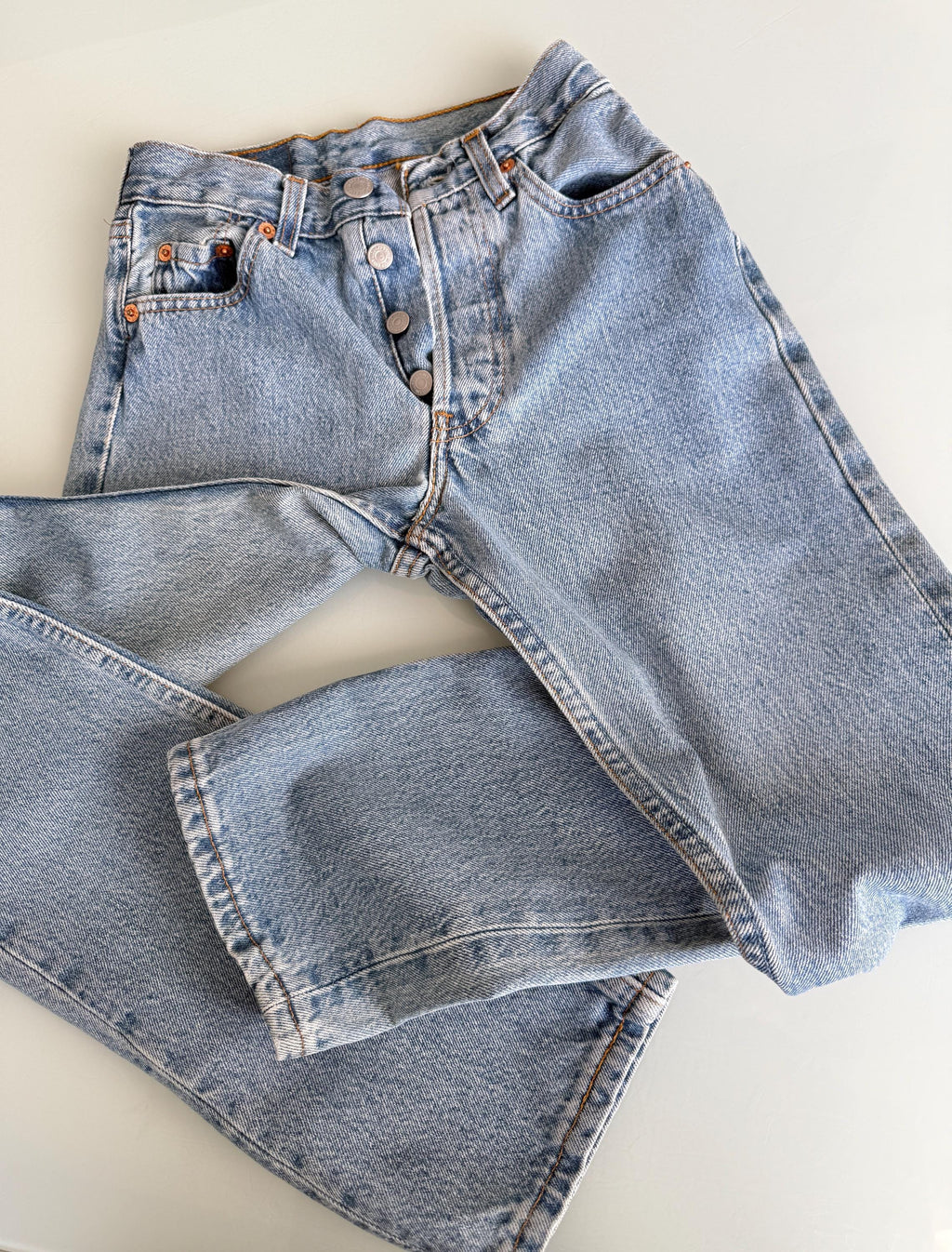 W22 L28 vintage Levis 501 20-22” measured waist medium faded denim made in 90s