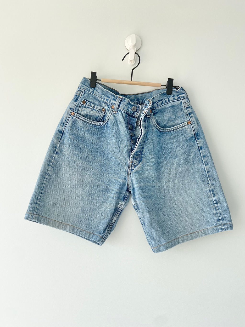Vintage Levi’s button  shorts w29”