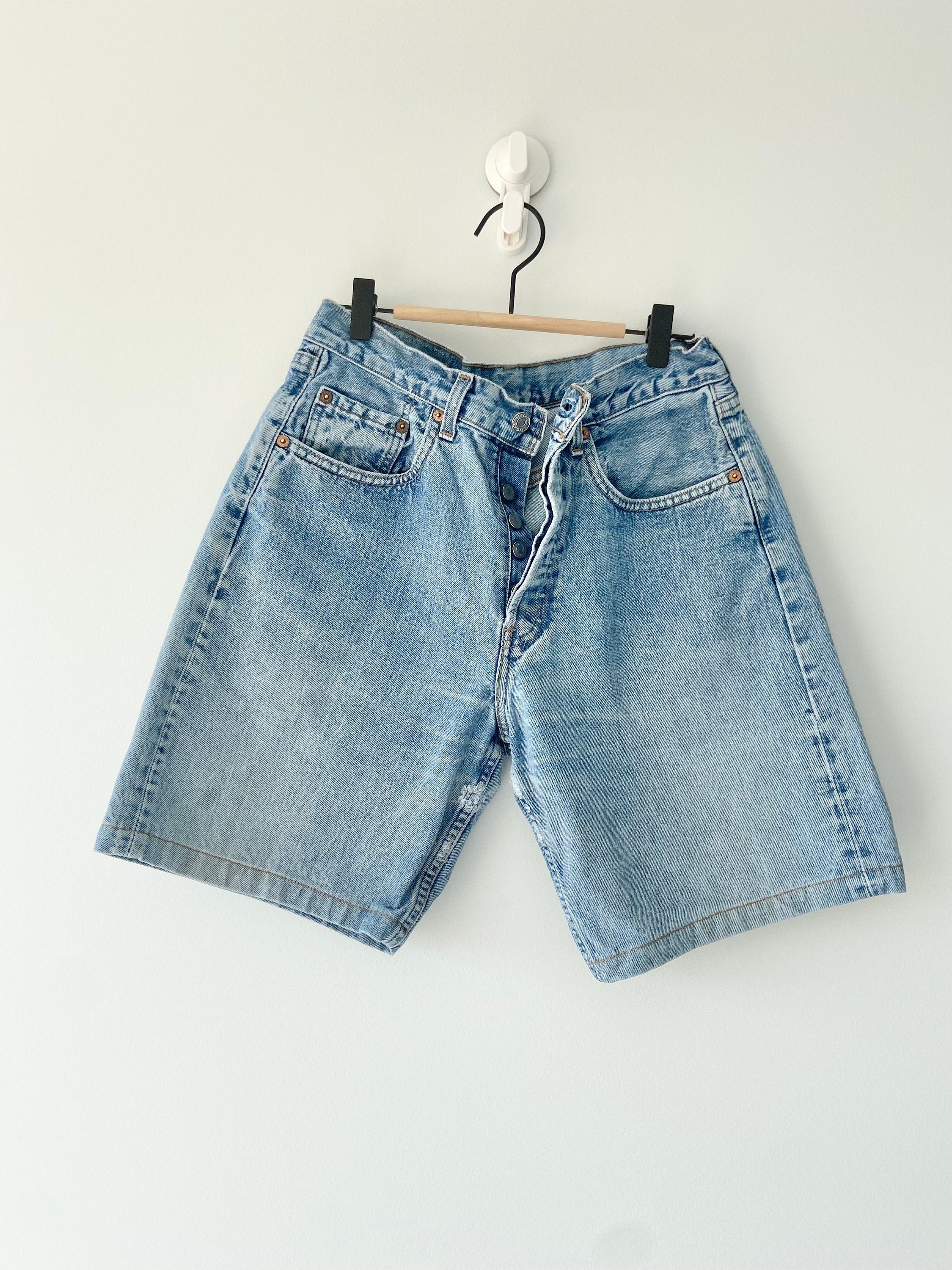 Vintage Levi’s button  shorts w29”