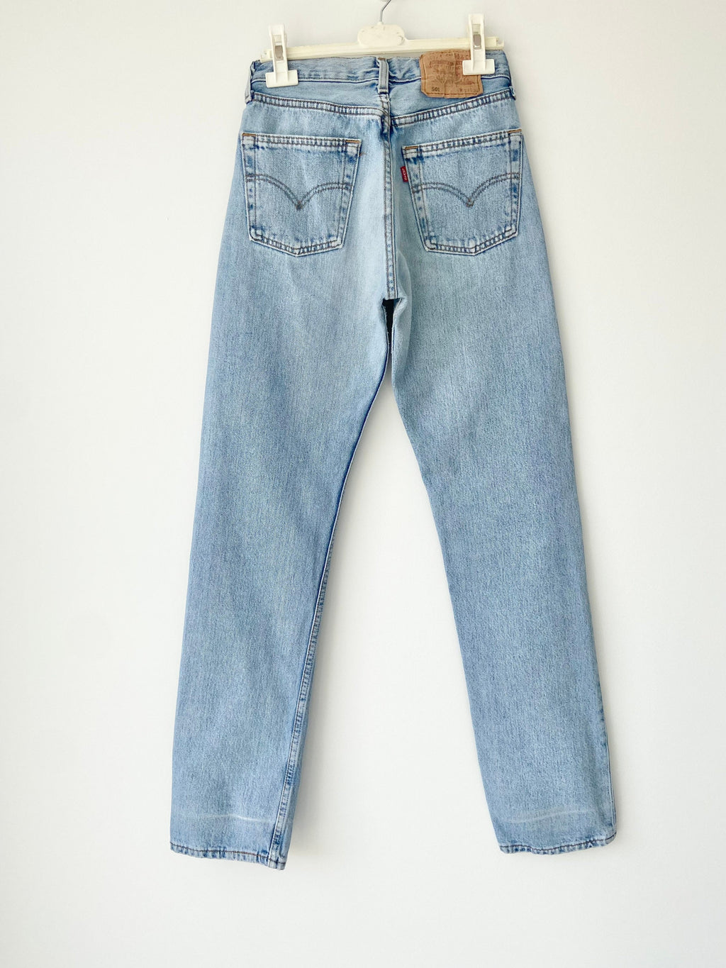 w25 L32 Vintage Levi’s 501 made in France 90s straight leg vintage levis 501
