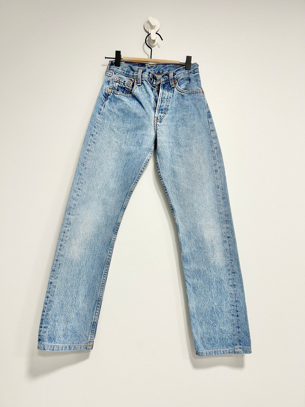 Levis 501 jeans w22 L27 medium blue denim faded blue wash light blue 501 vintage 501s England