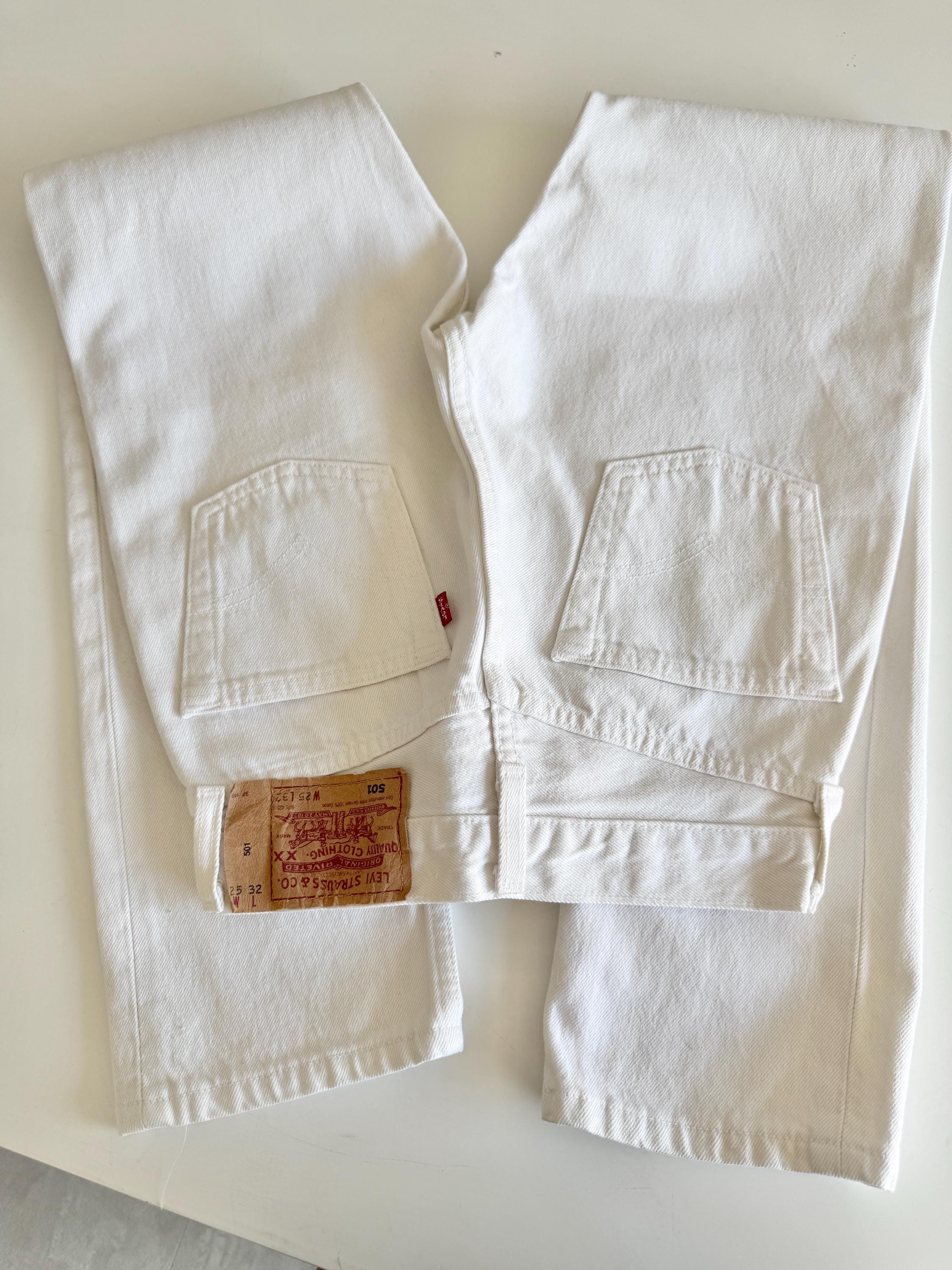 W23 L31 Levis 501 vintage 22-23” measured waist white made in USA 90s denim