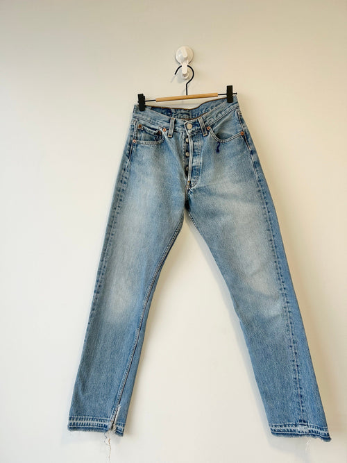 Levis 501 vintage W26 L31 Levi’s 501 faded blue denim straight leg 90s 501 vintage blue 501 vintage Levi’s