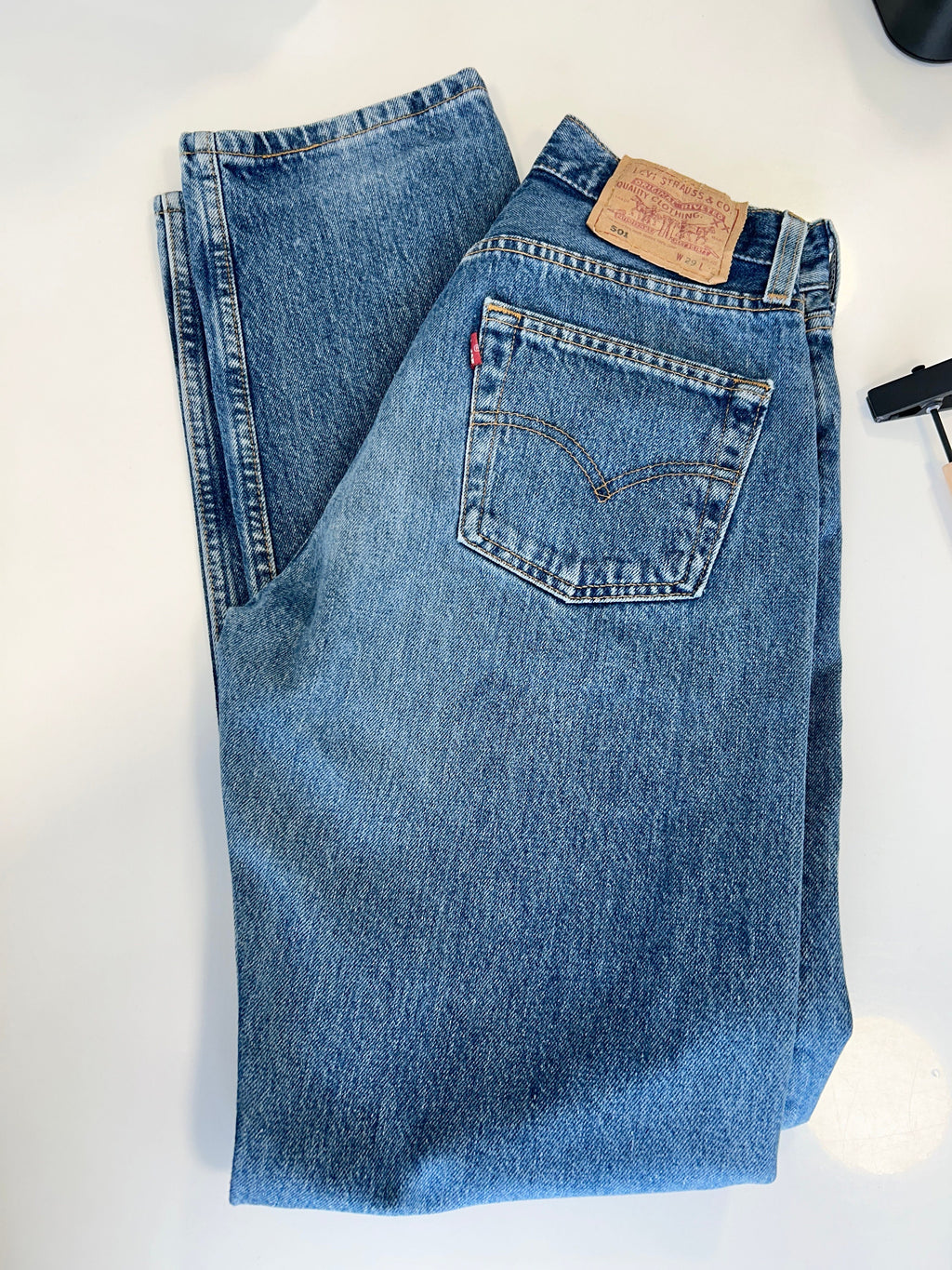 Levis 501 vintage w26 L31 Levi’s 501 medium blue 90s Levi’s USA blue faded blue straight leg blue 501 vintage blue 501 worn vintage Levi’s