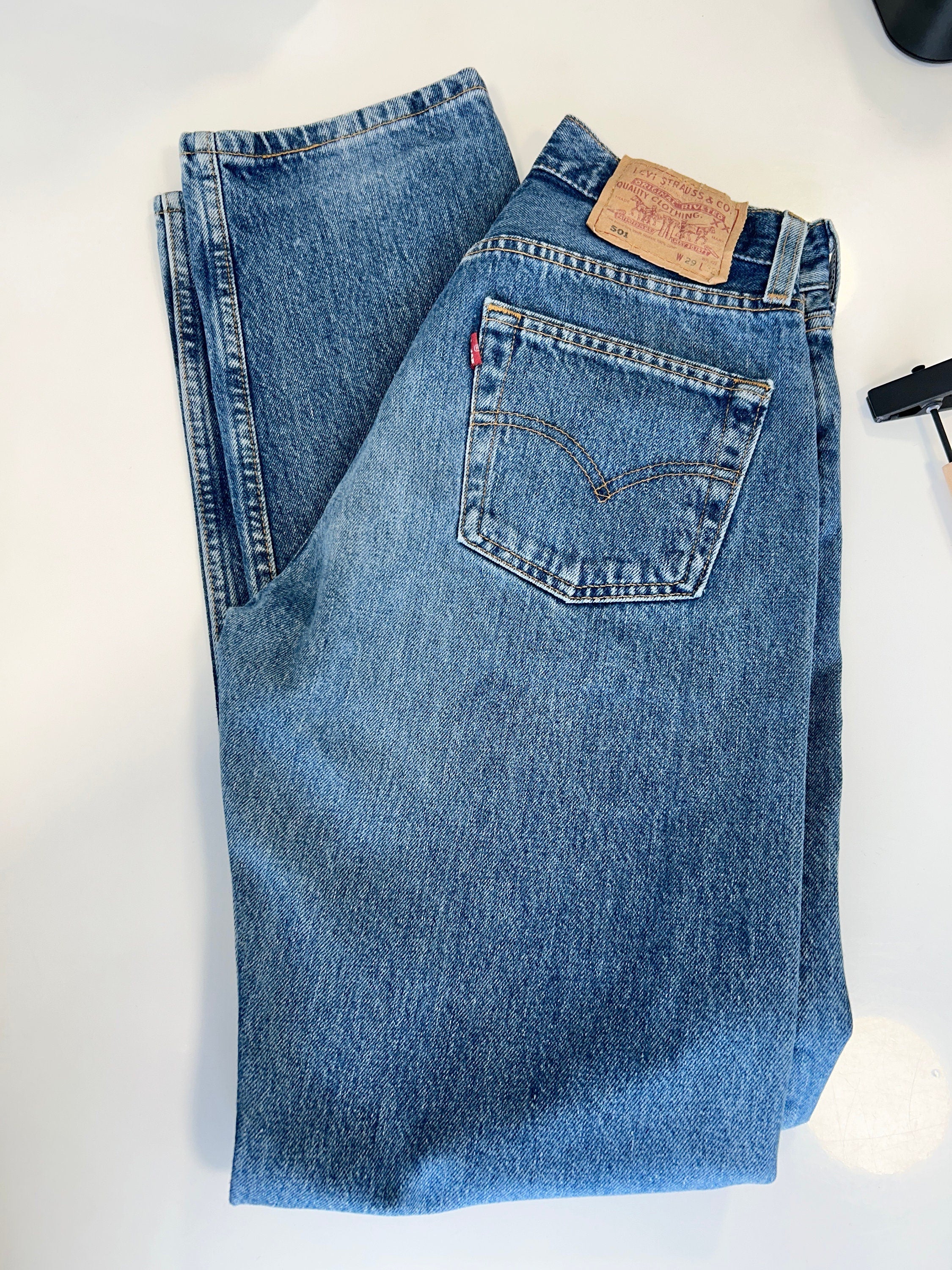 Levis 501 vintage w26 L31 Levi’s 501 medium blue 90s Levi’s USA blue faded blue straight leg blue 501 vintage blue 501 worn vintage Levi’s