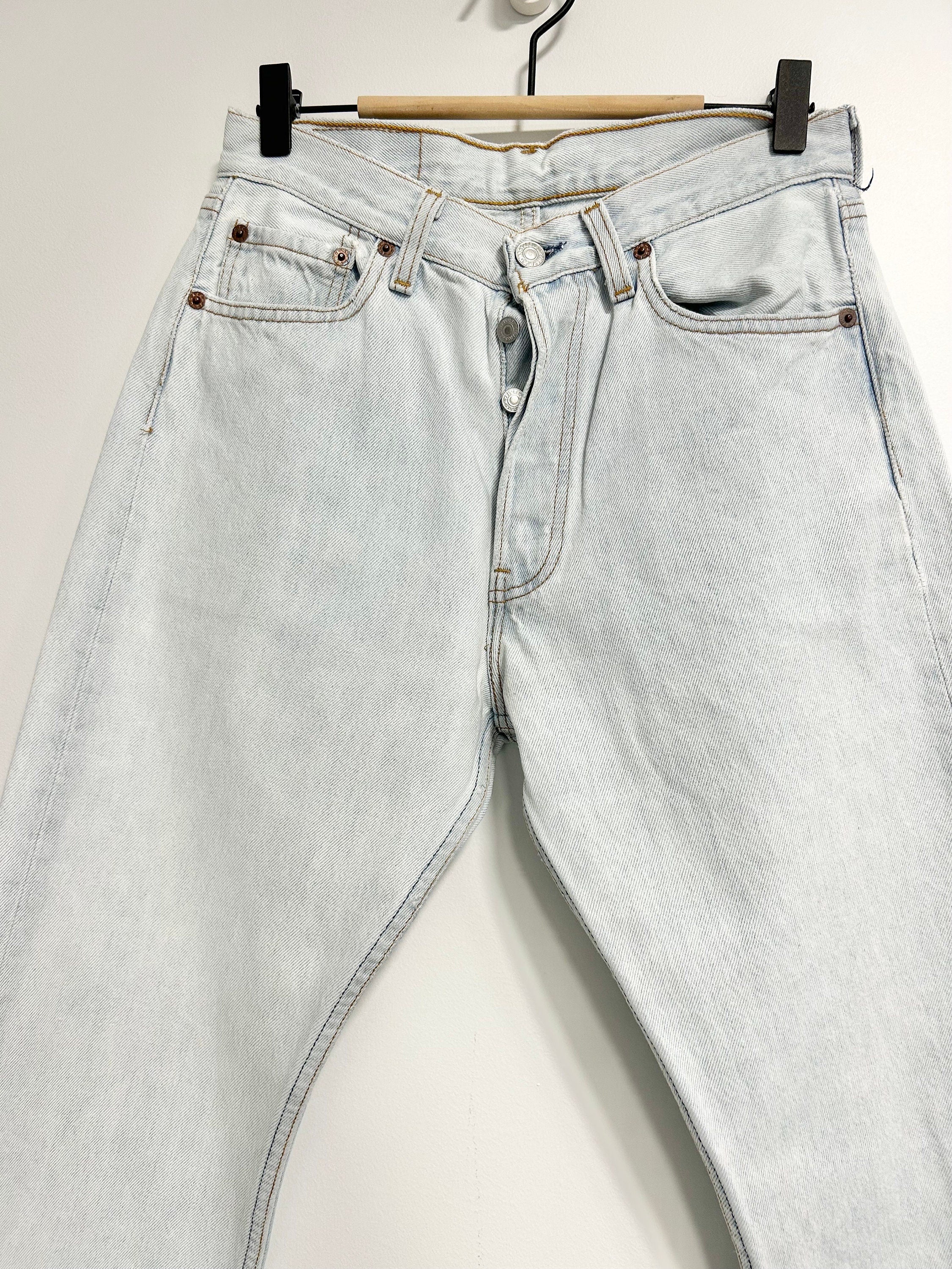 Levis 501 jeans w28 L30 90s light wash faded blue 501 faded wash blue 501 vintage 501s