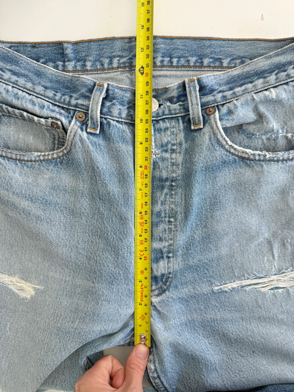 W30 L29 vintage Levis 501 29/30” measured waist faded light blue distressed early 90s USA 501s