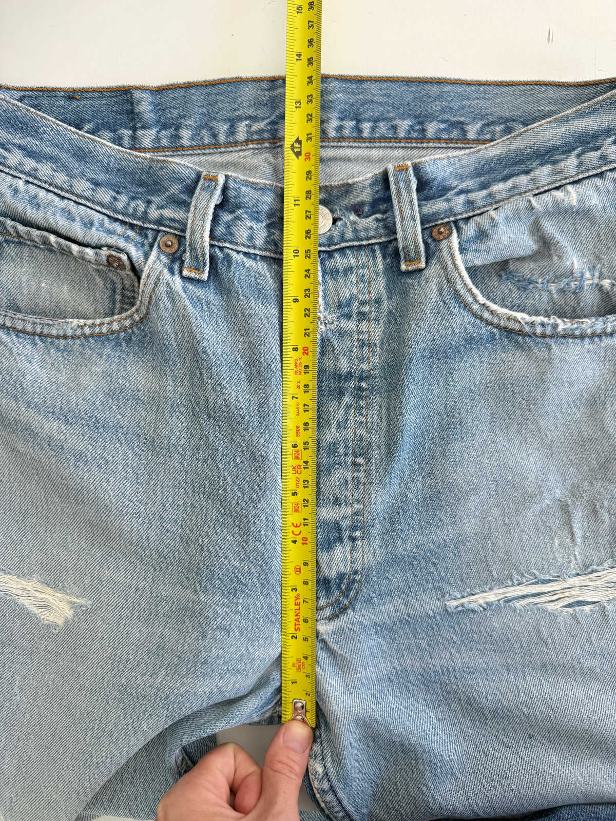 W30 L29 vintage Levis 501 29/30” measured waist faded light blue distressed early 90s USA 501s