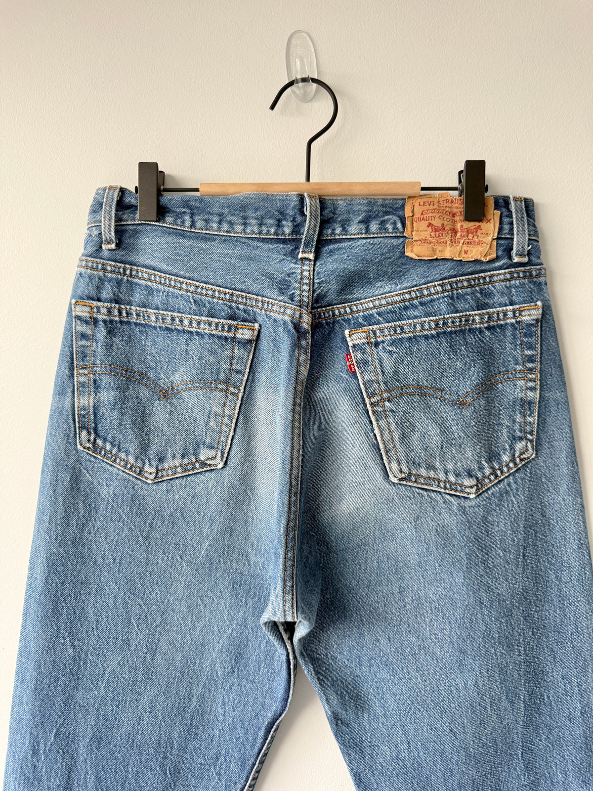 W31 L31 vintage Levis 501s 30/31” measured medium dark blue faded  early 90s 501s USA