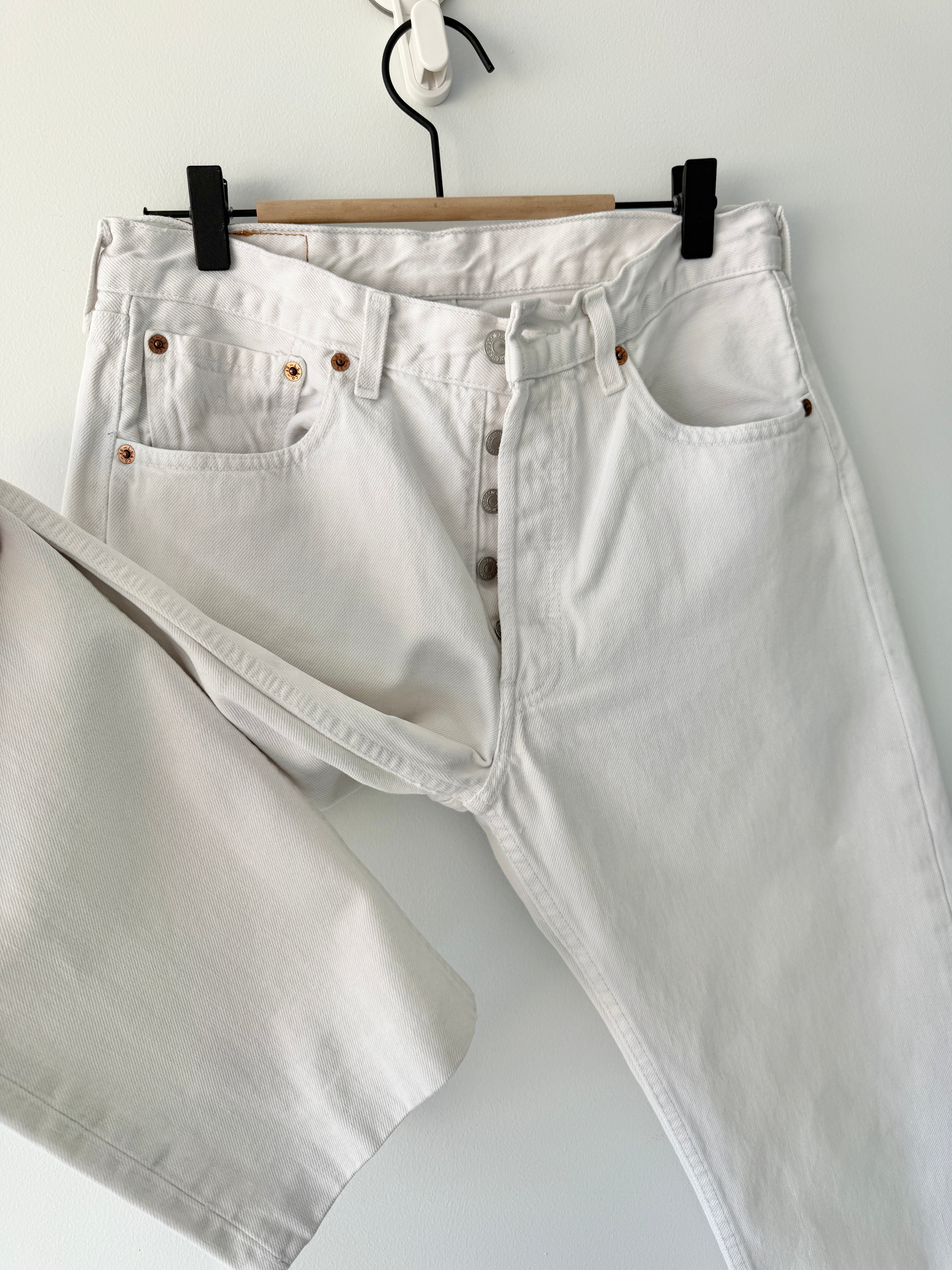 W29 L27 vintage Levis 501 28-29”” measured white denim 90s 501s