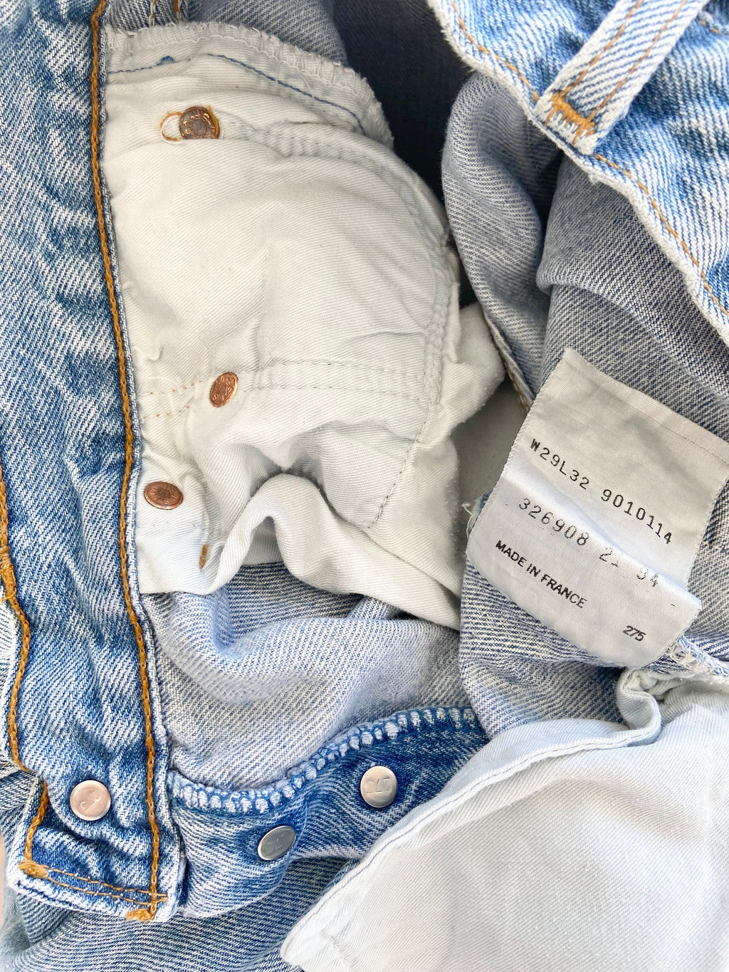 Vintage Levi’s 901  w26” L28” made in France 1994