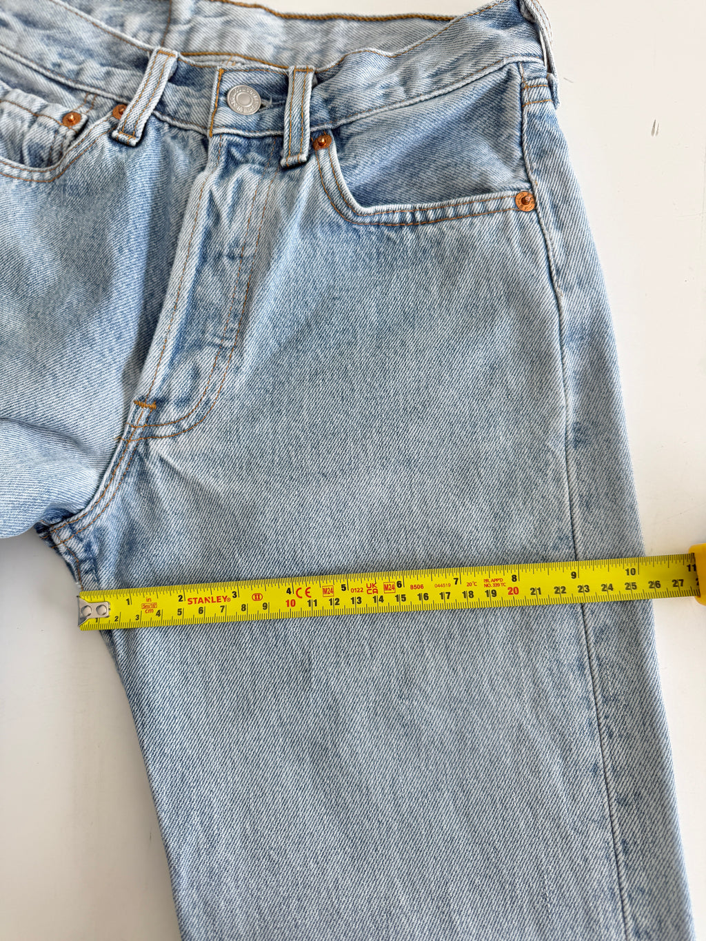 W24 L29 vintage Levis 501 23-24” measured light blue denim 90’s 501s