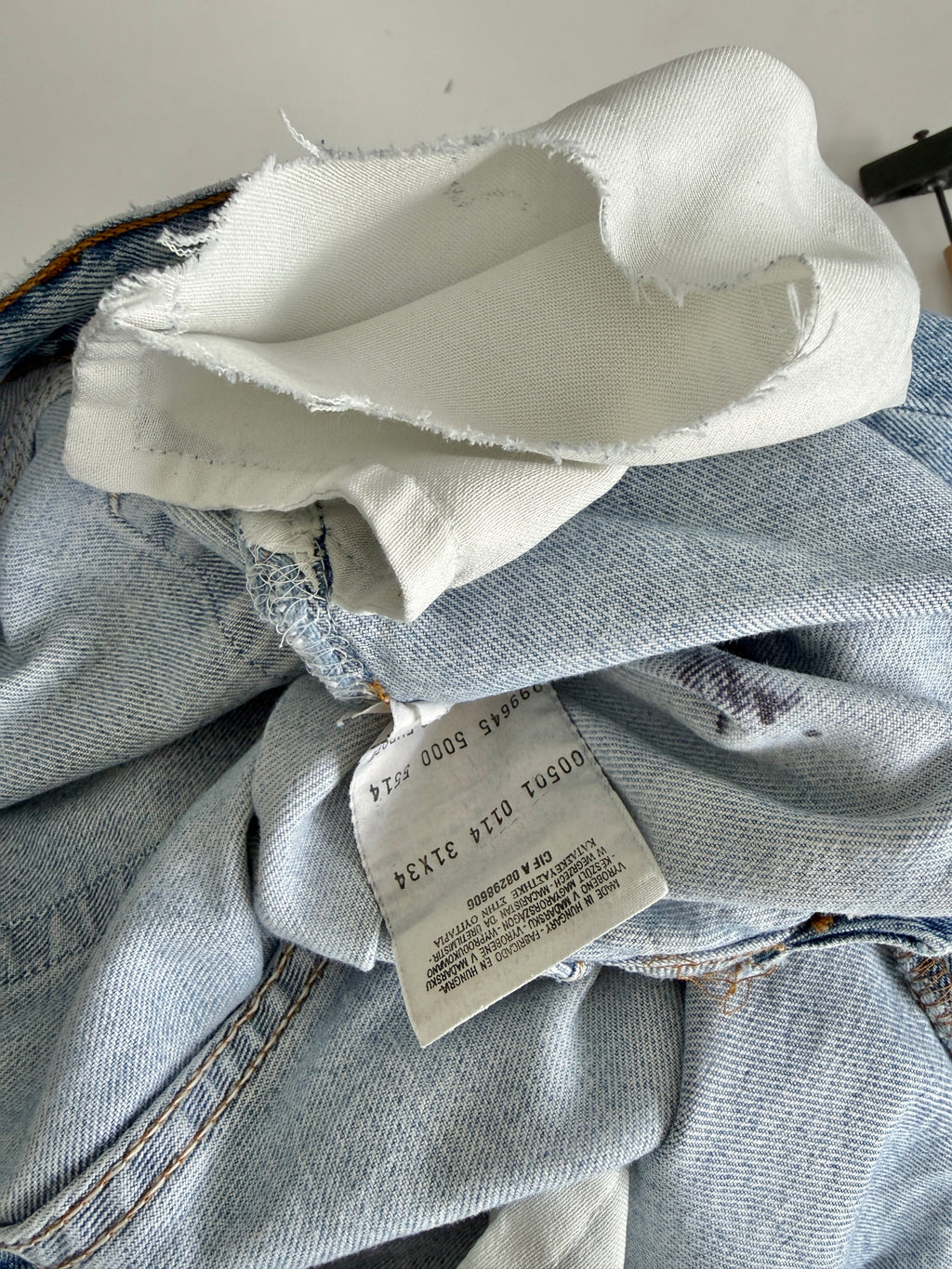 W28 L30 vintage Levis 501 27/28” light blue Levi’s 501s 90s